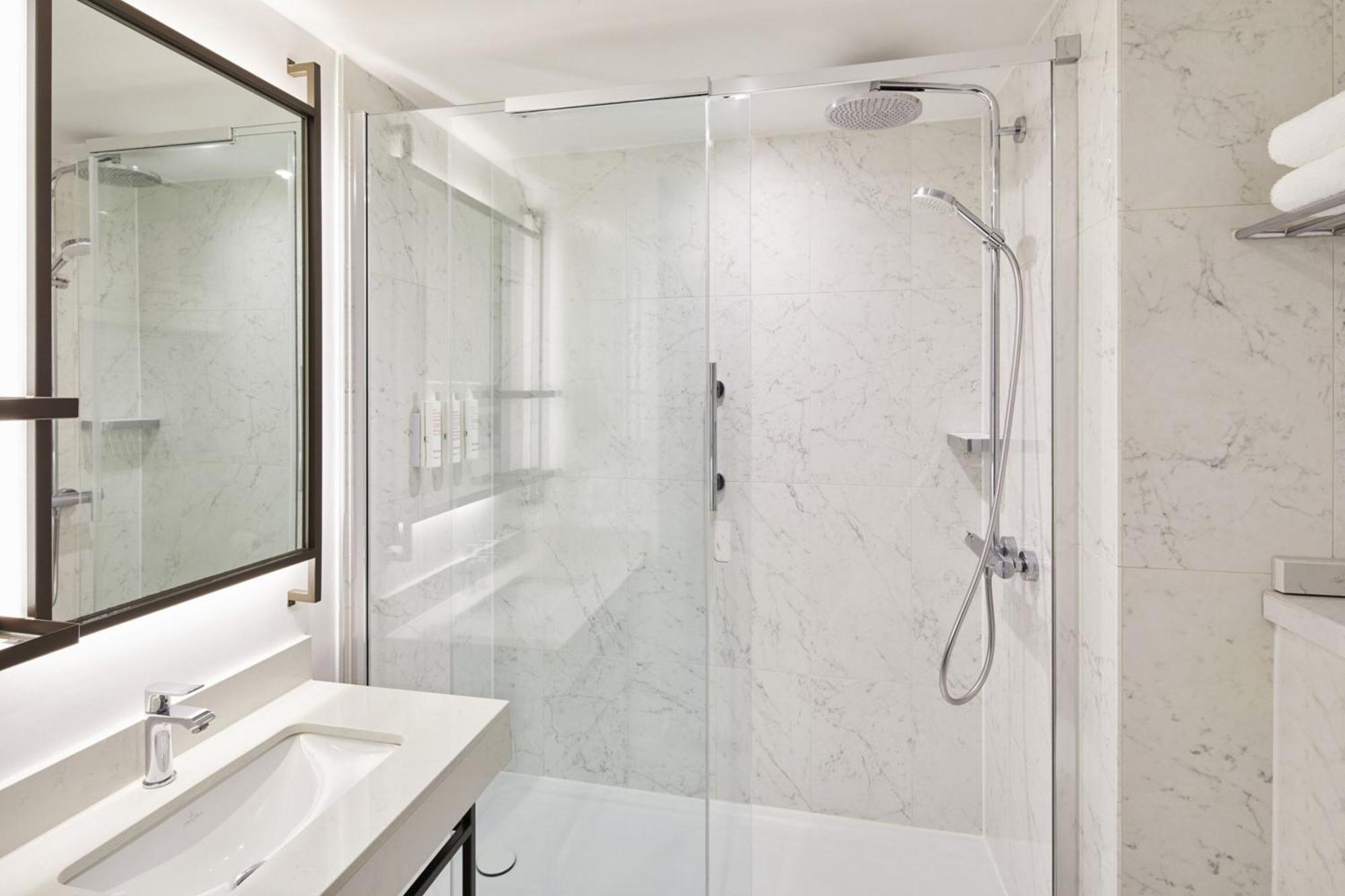 Superior Family Room Two Double Bed Grosvenor Square View