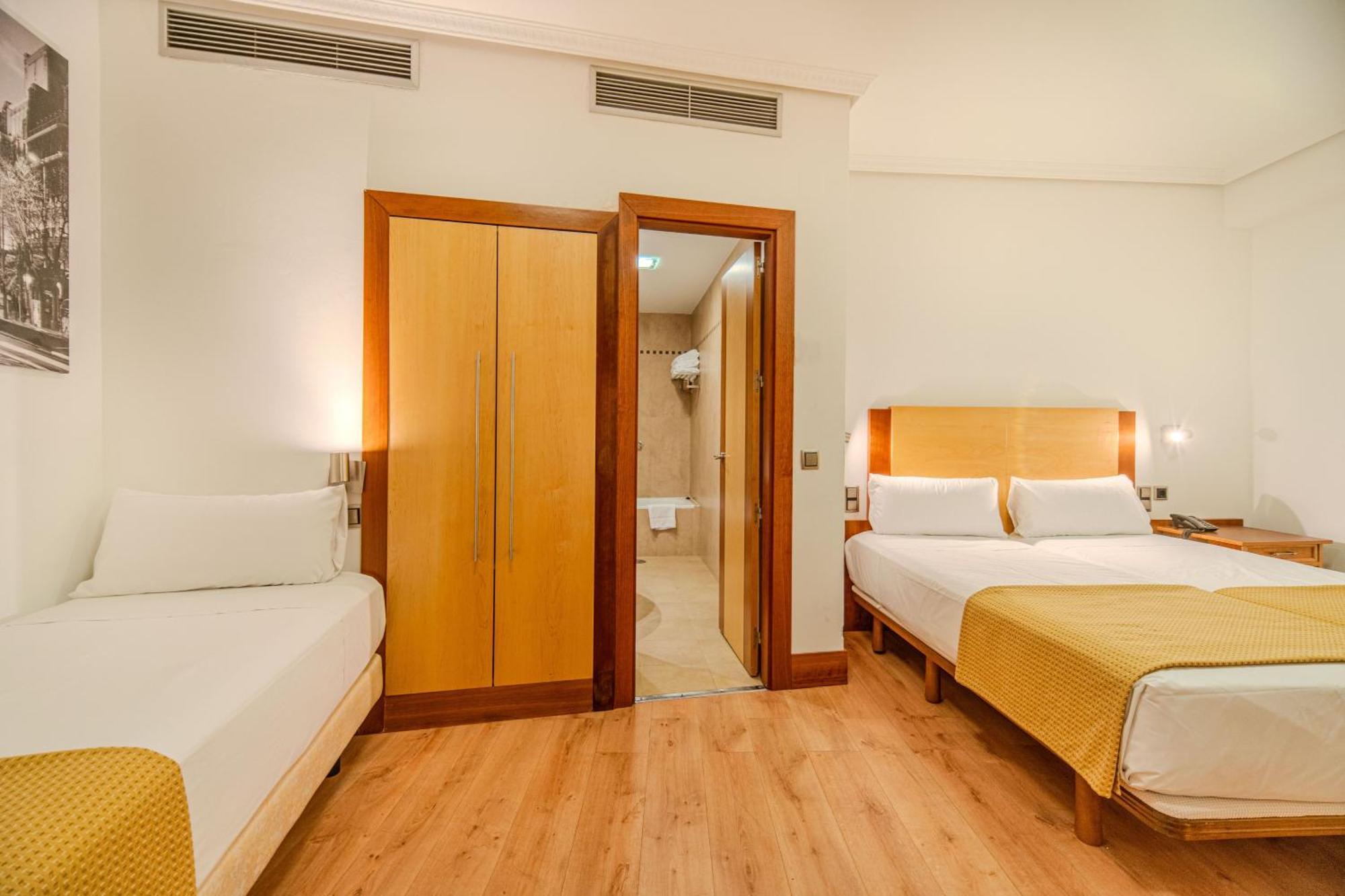 Triple Room
