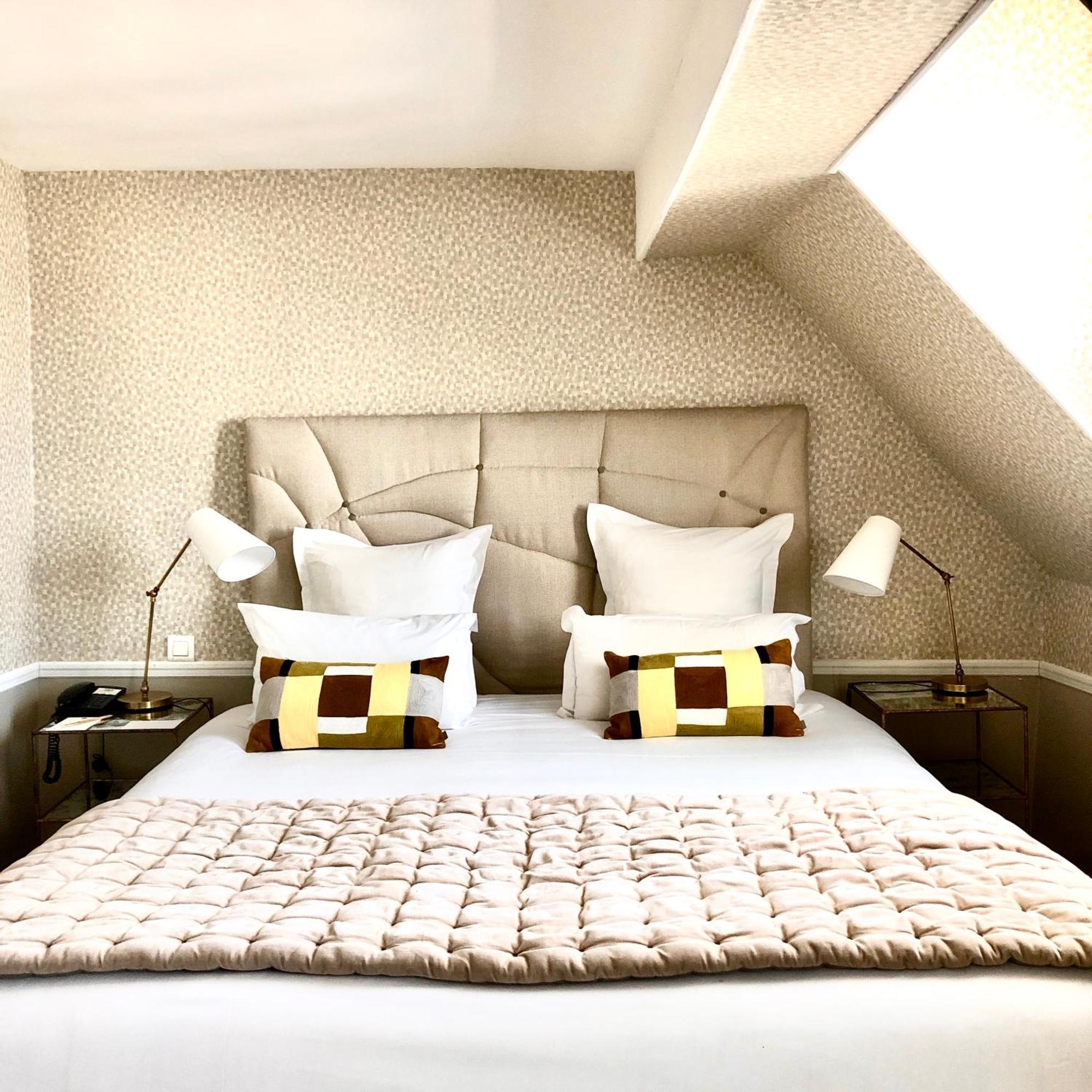 Club Double Room sofa bed
