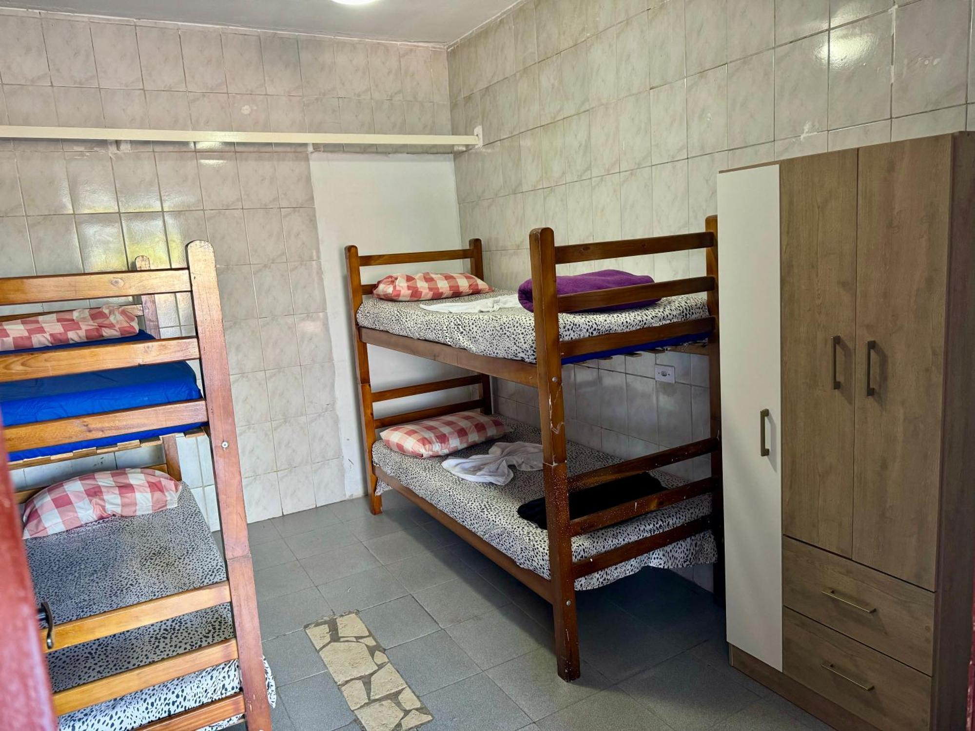 Quarto Quádruplo com Banheiro Privativo