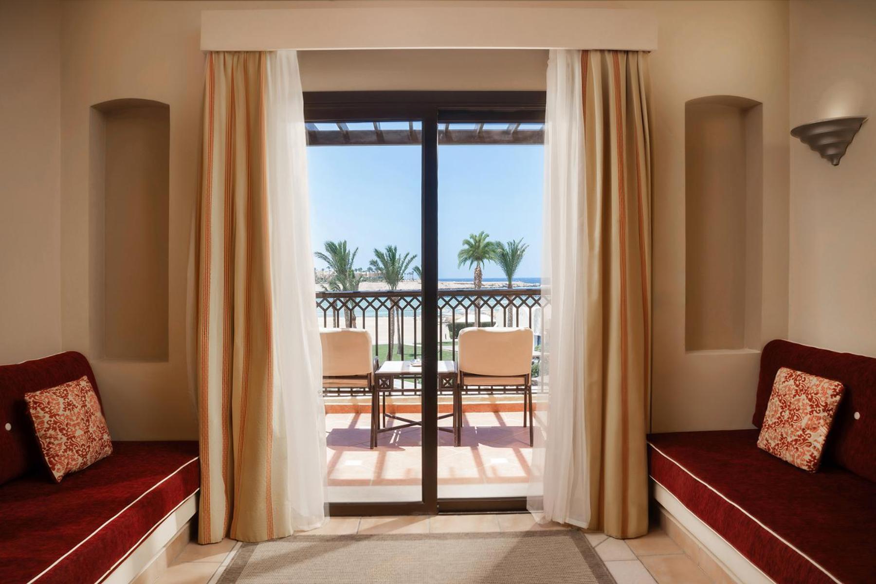 Superior Queen or Twin Bed Sea View