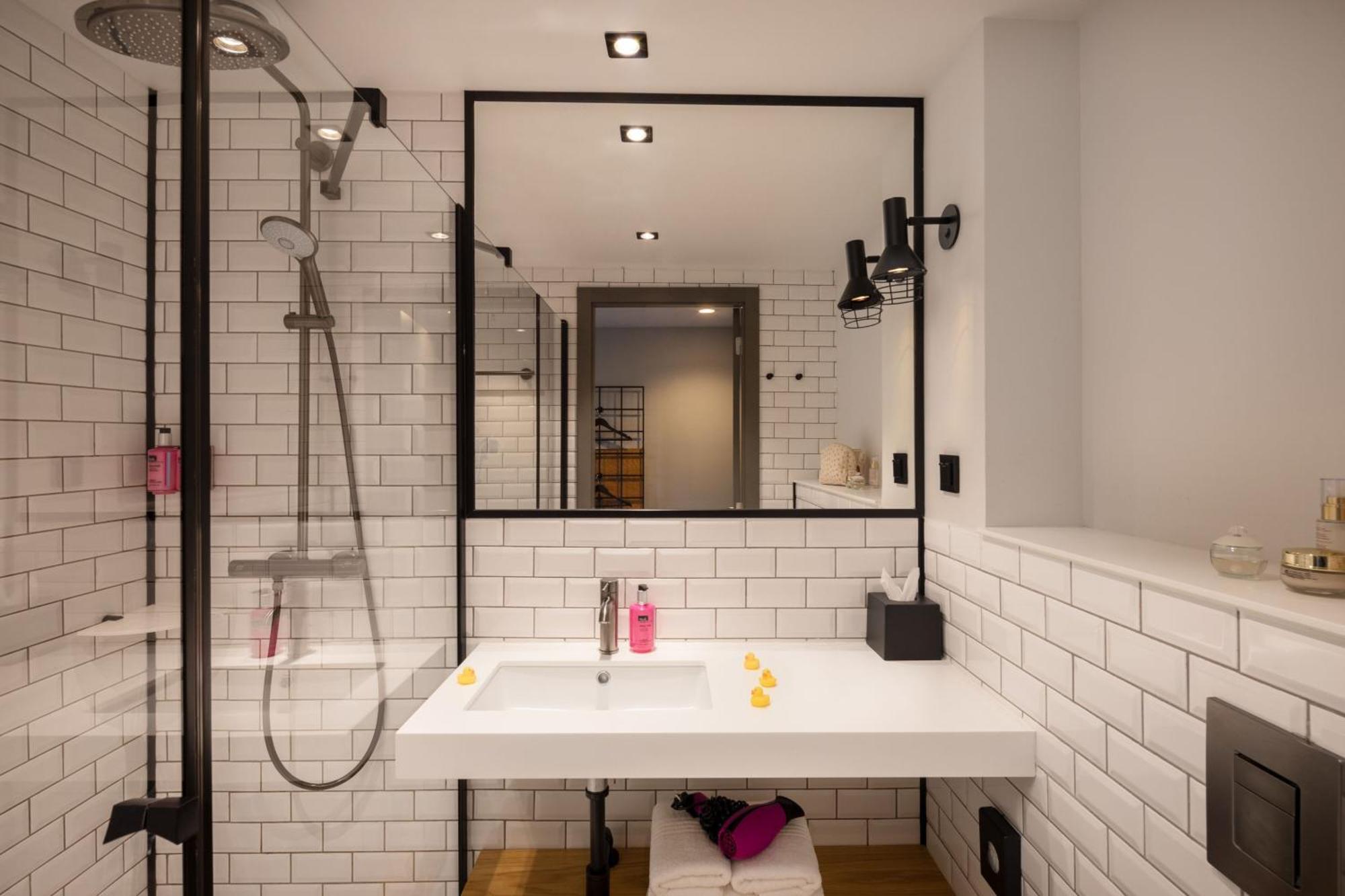 Moxy Sleeper Queen Room