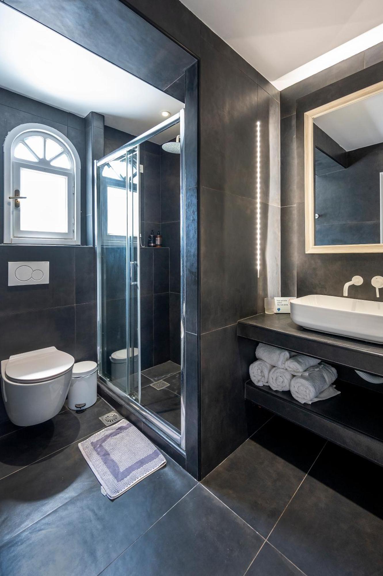 Superior Room sharing pool Garden View