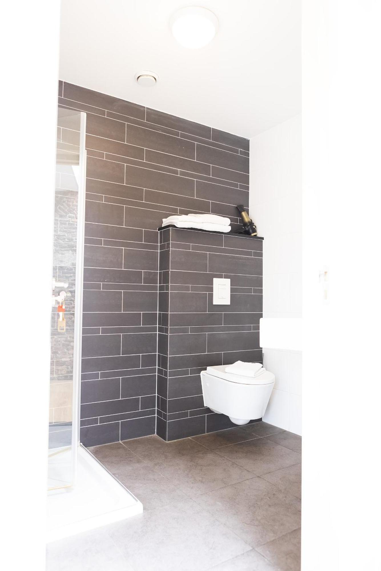 Twin Room Private External Bathroom