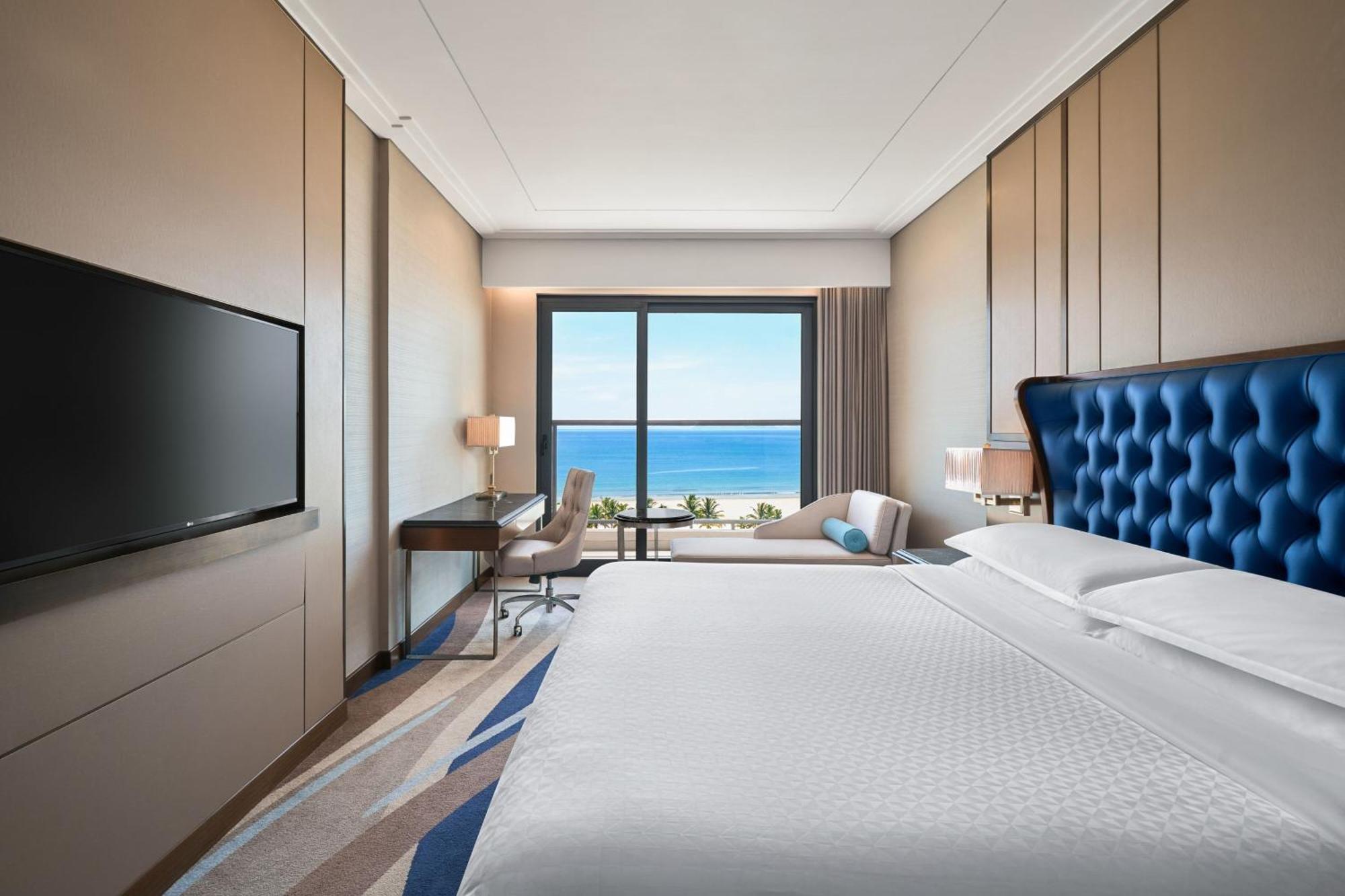 Superior King Guest room 1 King Ocean view Balcony