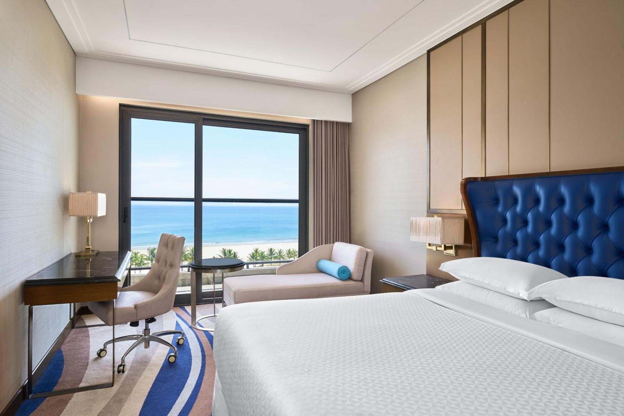 Panoramic King Guest room 1 King Ocean view High floor Balcony