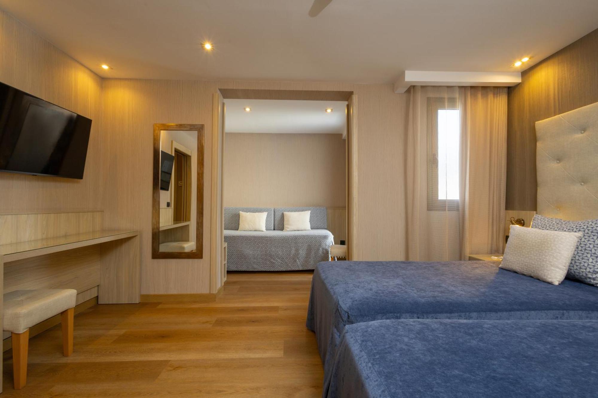 Standard Quadruple Room