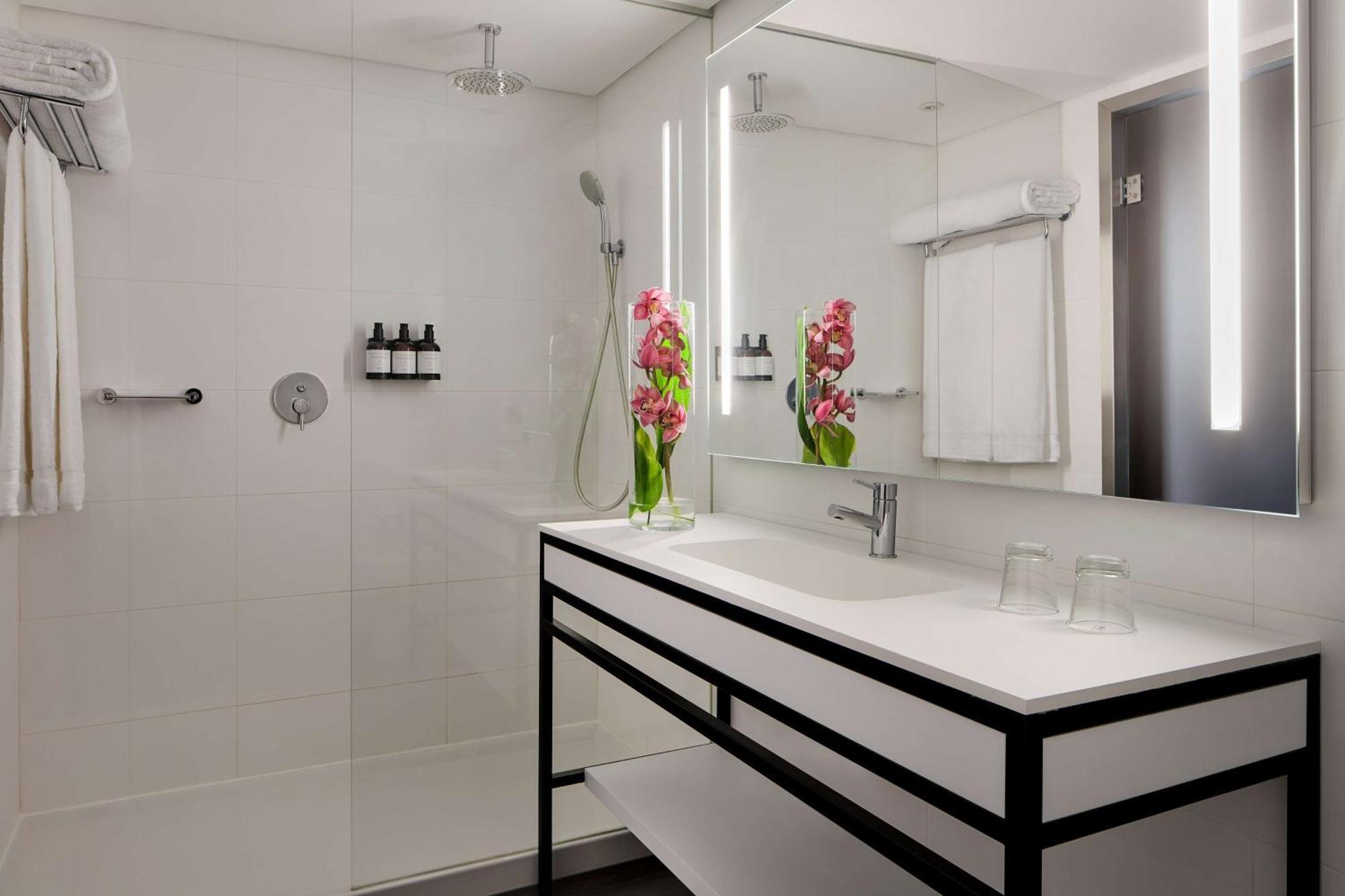 Superior Double or Twin Room Marina View