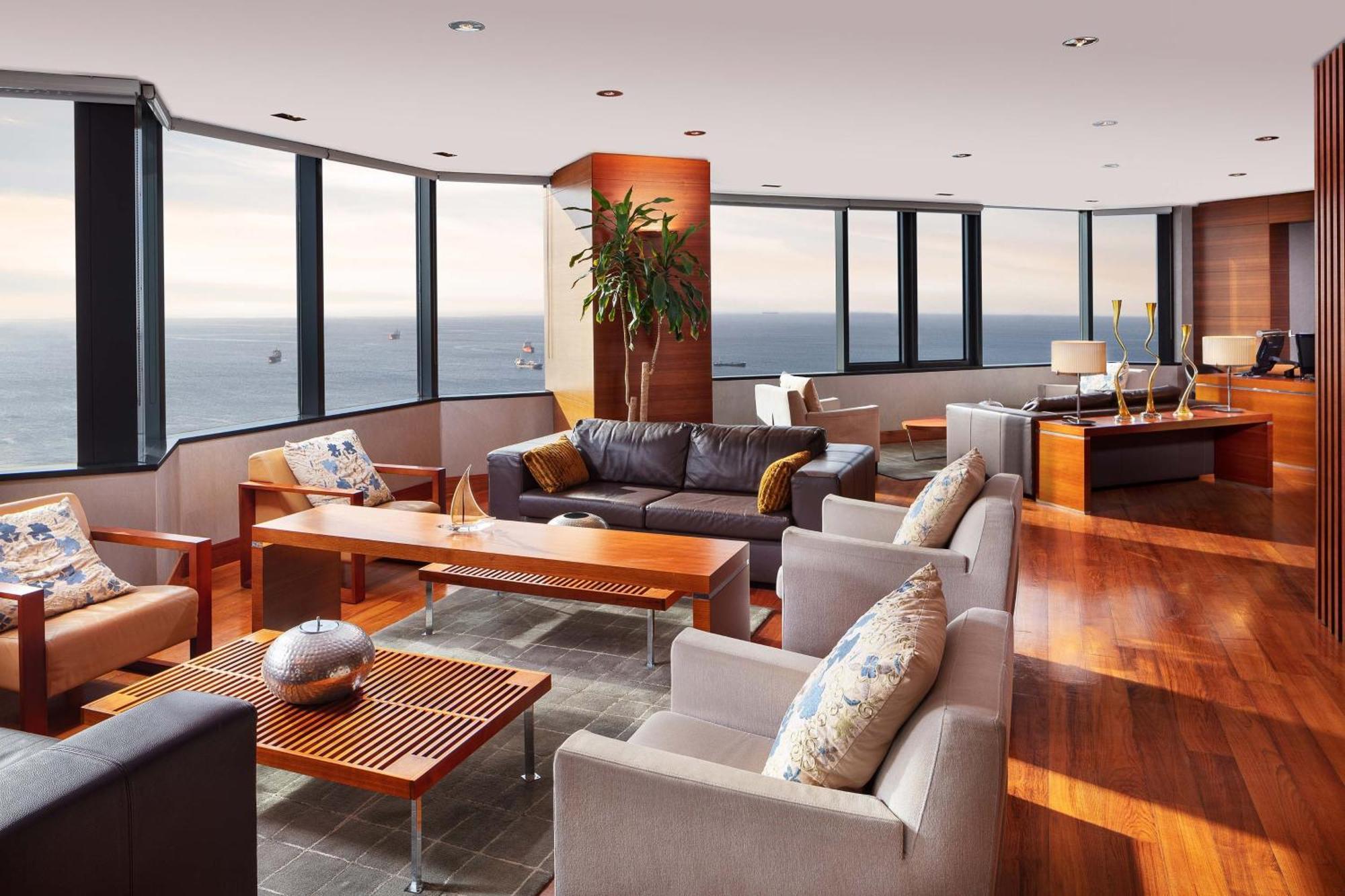 Club Room Club Lounge Access Sea View