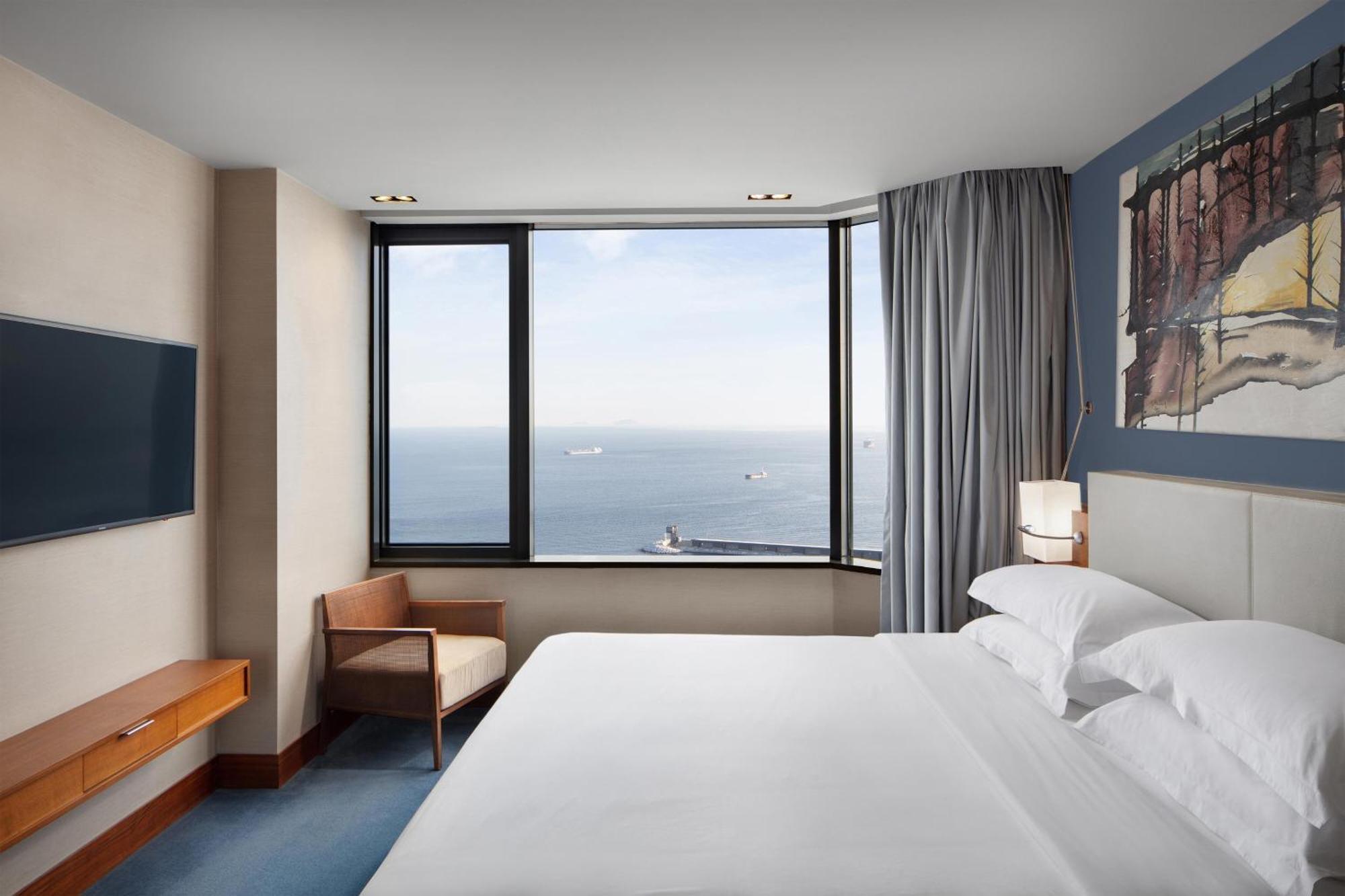 Junior Suite Club Lounge Access Sea View