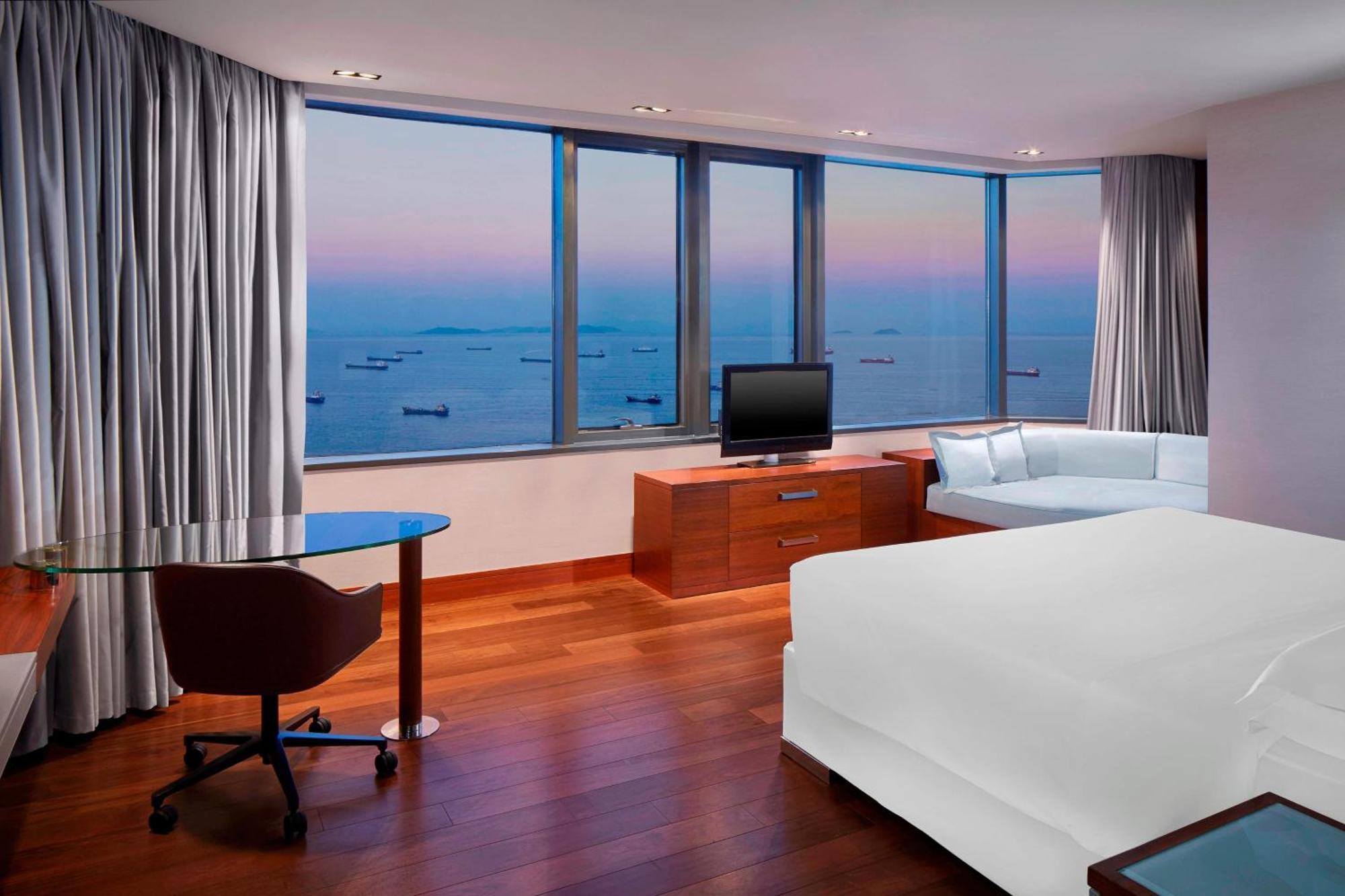 Club Room Club Lounge Access Sea View,1634402238:JPEG