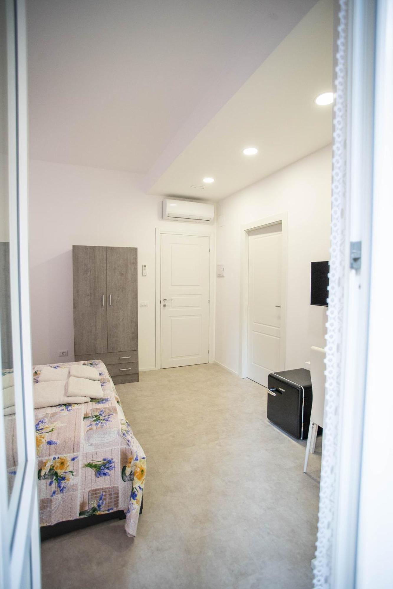 Double Room Private Bathroom