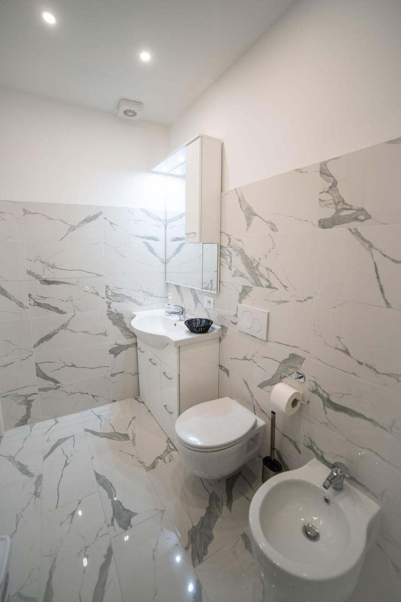 Double Room Private Bathroom