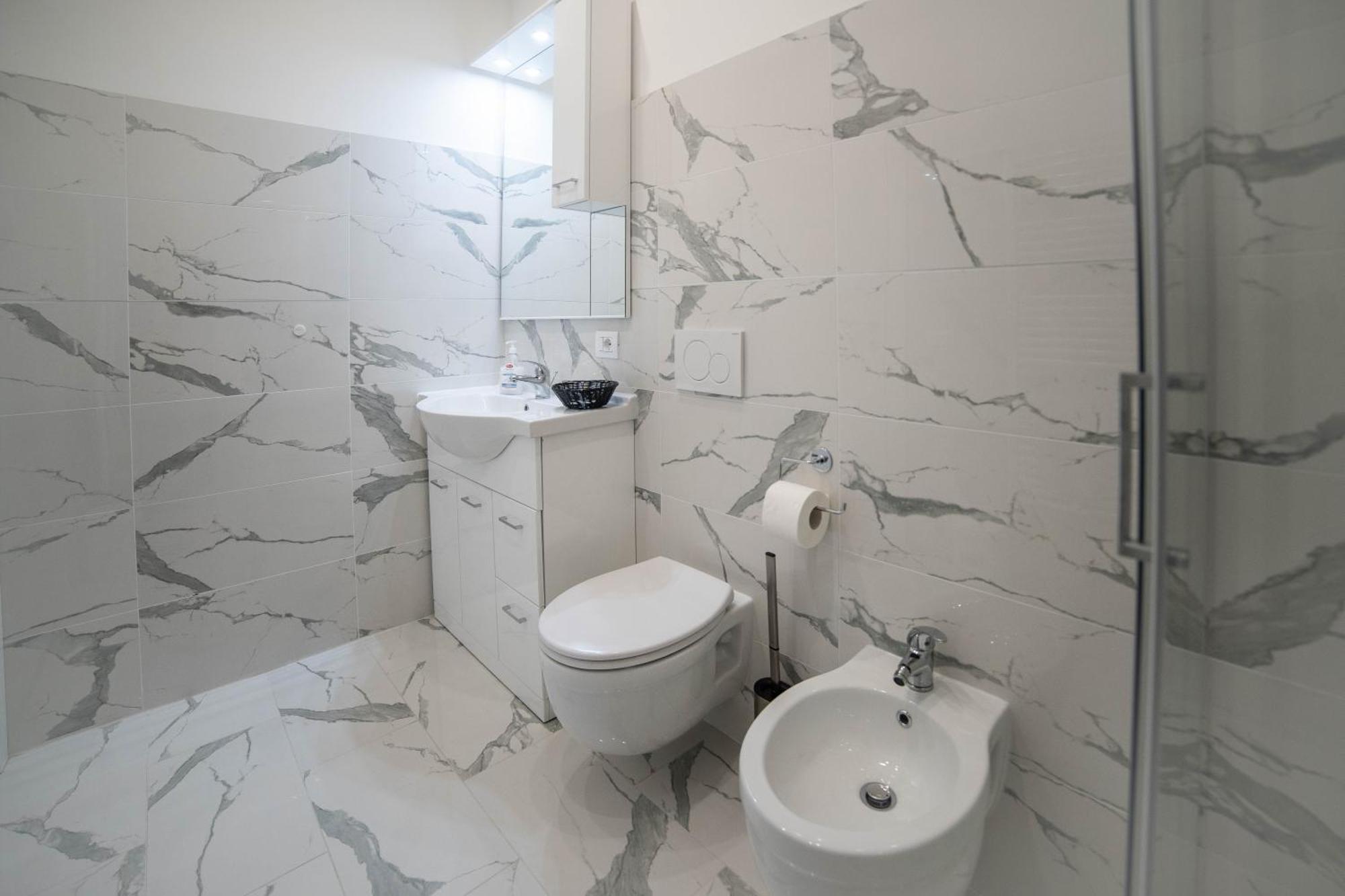 Double Room Private Bathroom
