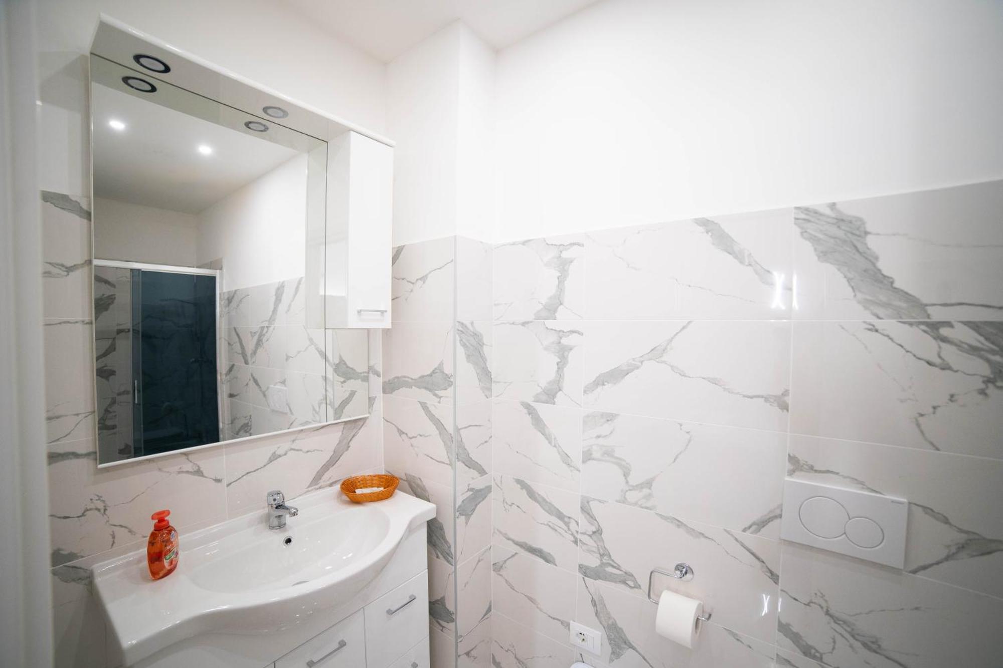 Double Room Private Bathroom