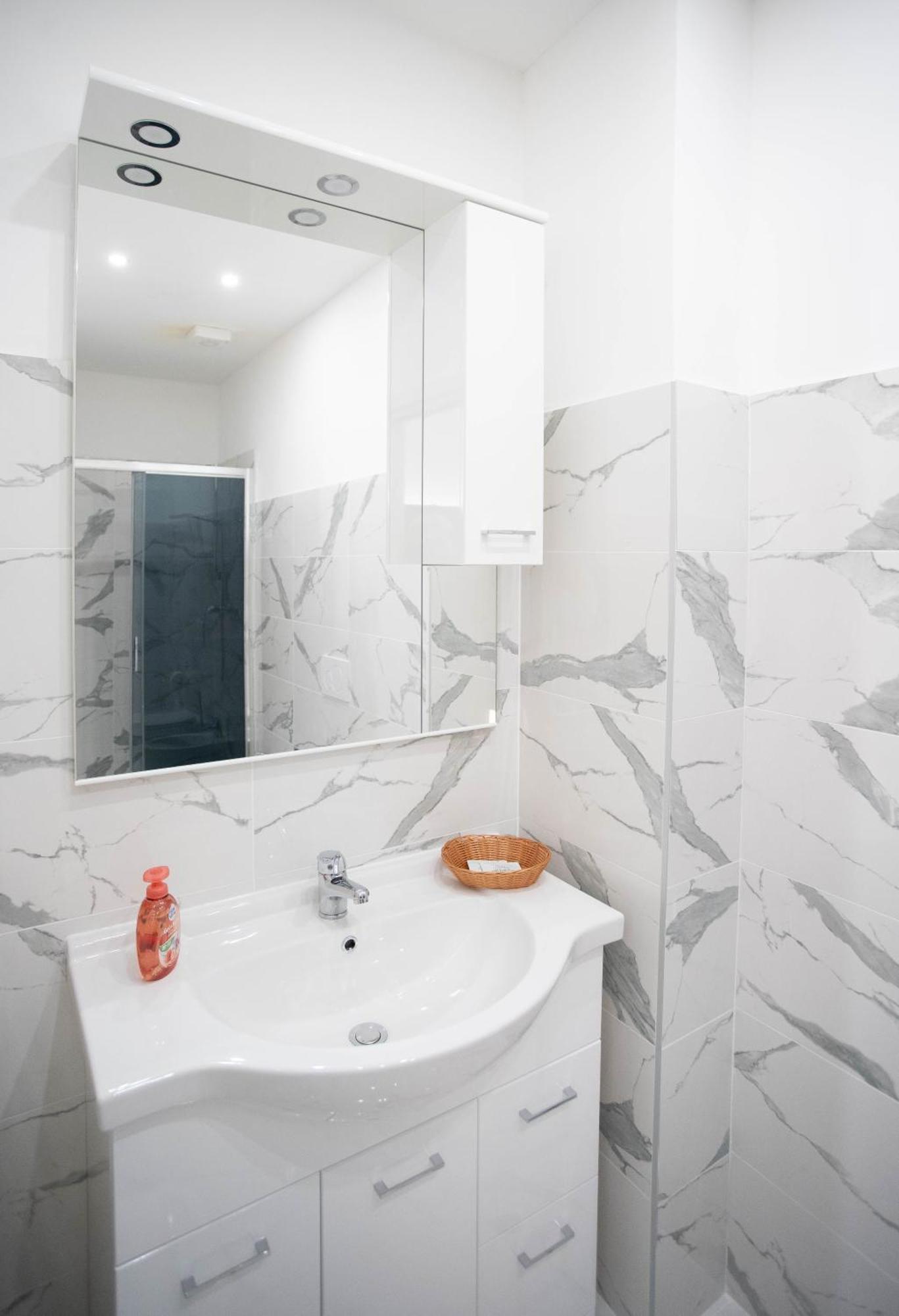 Double Room Private Bathroom