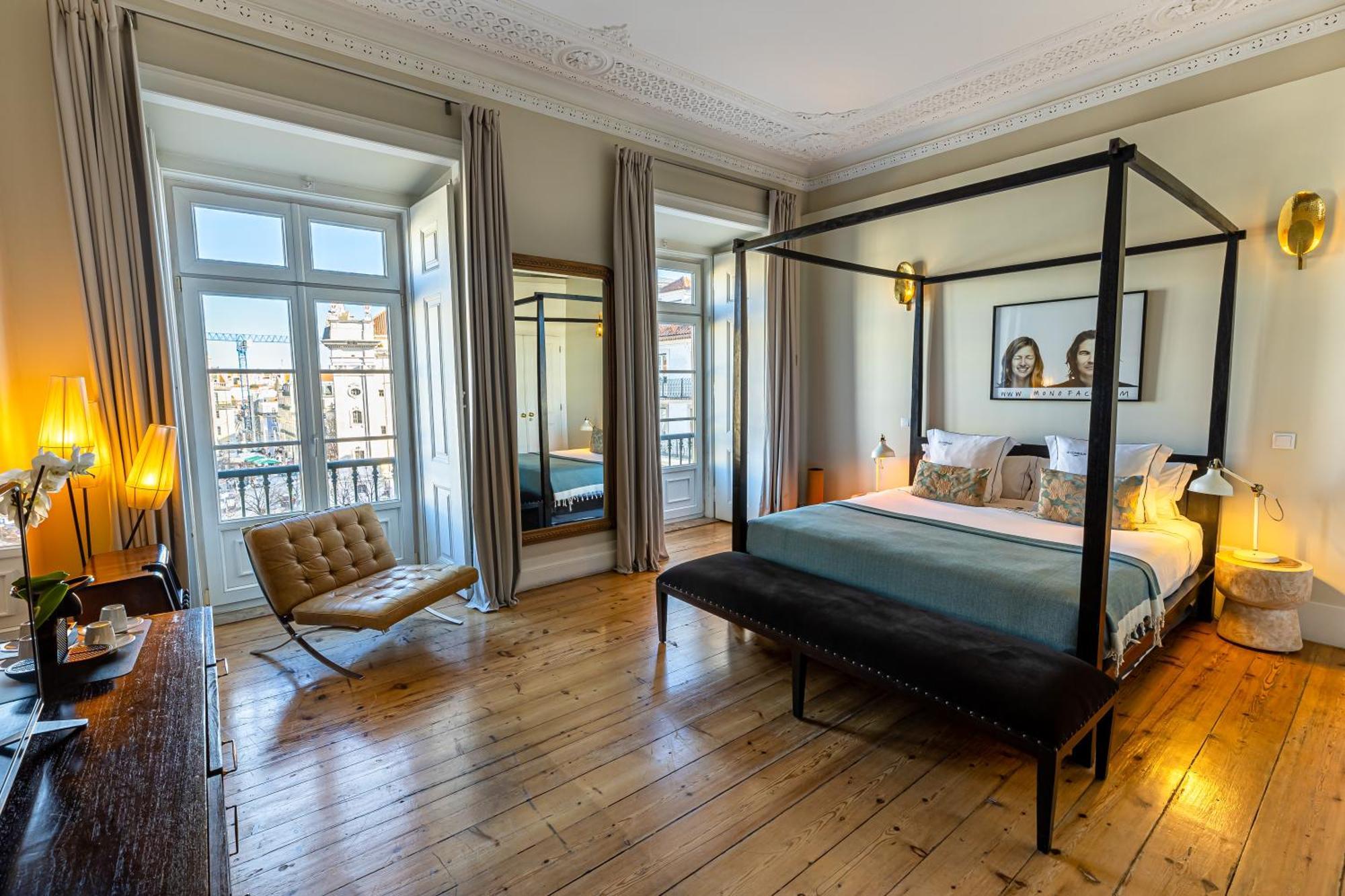 Deluxe Room Square View