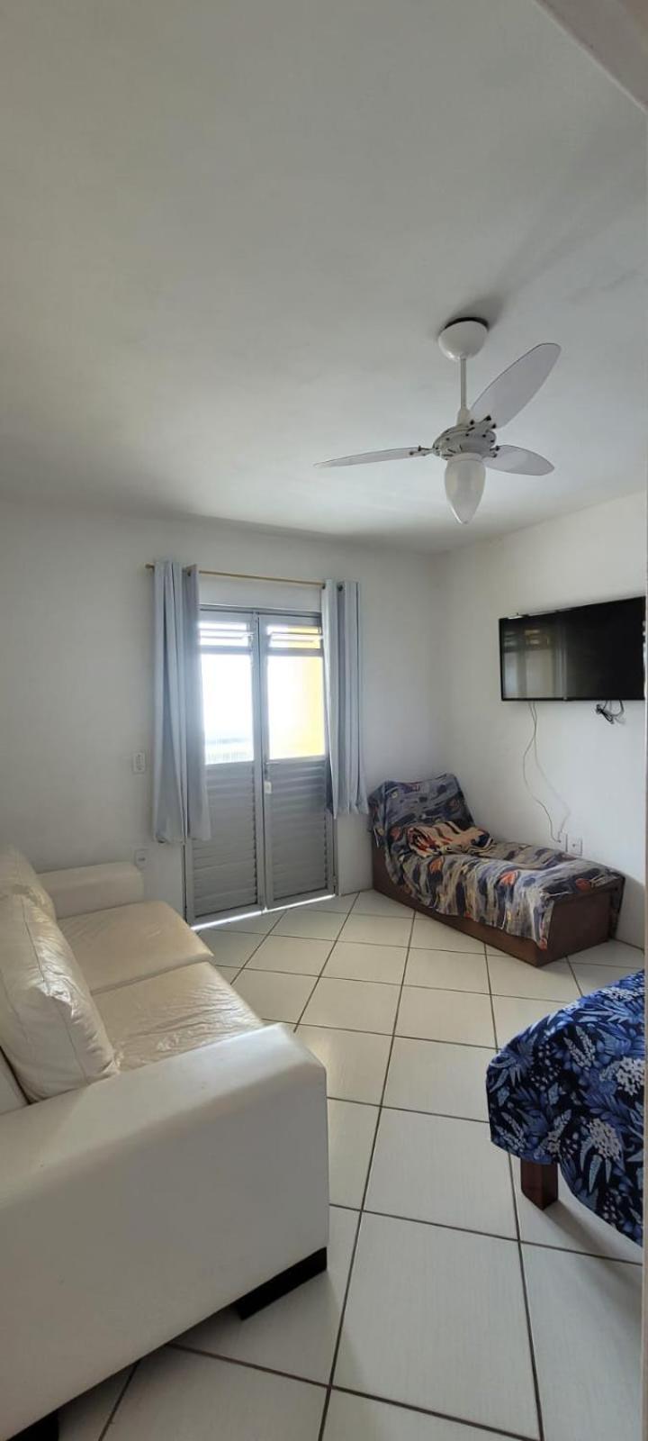 Apartamento com Varanda