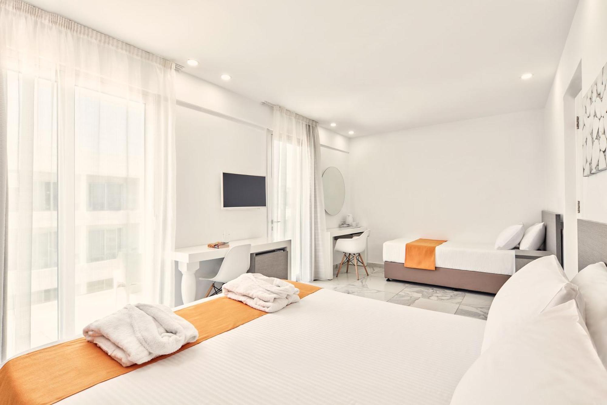 Superior Double Room Inland View