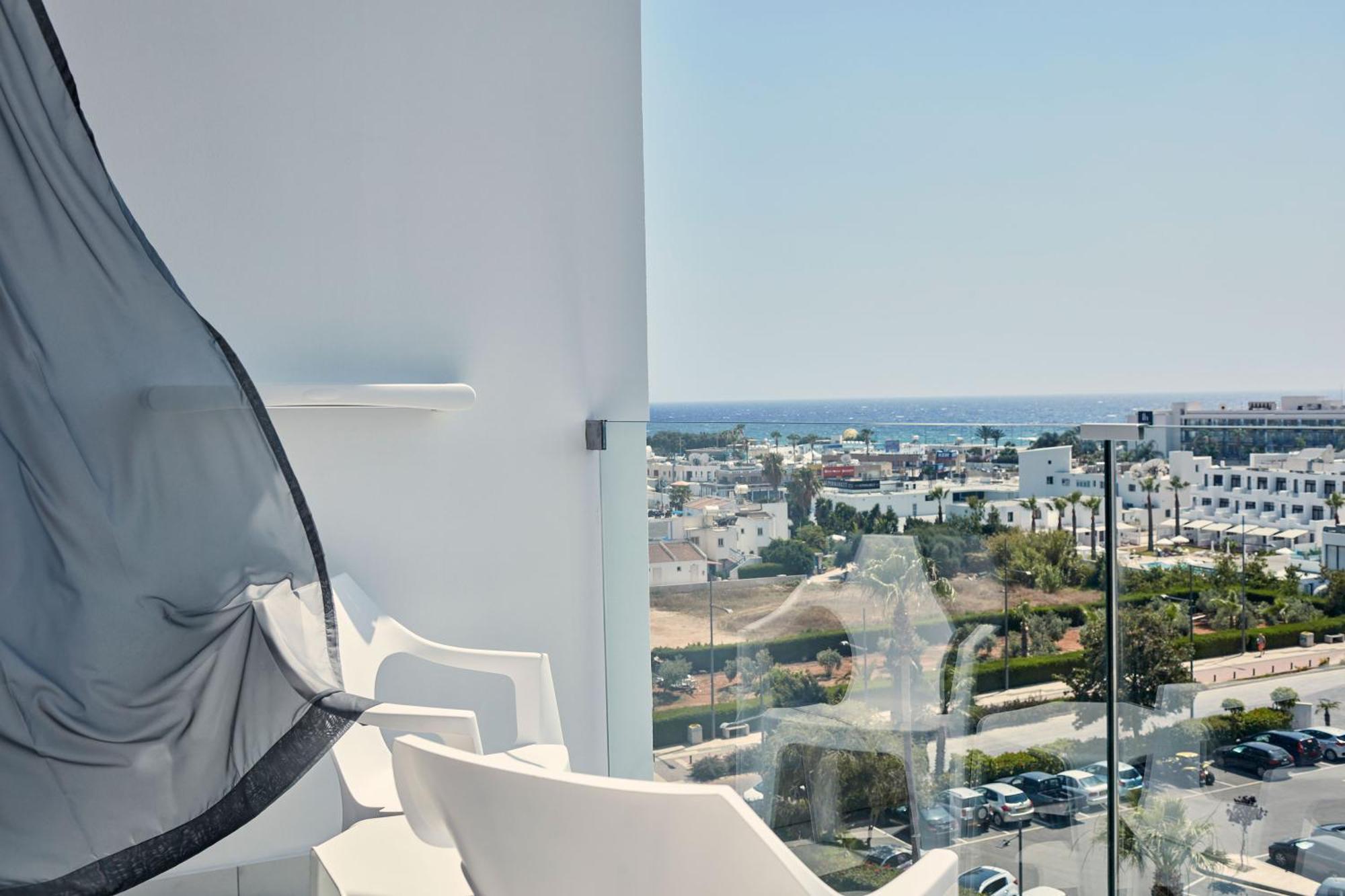 Twin Room Side Sea View
