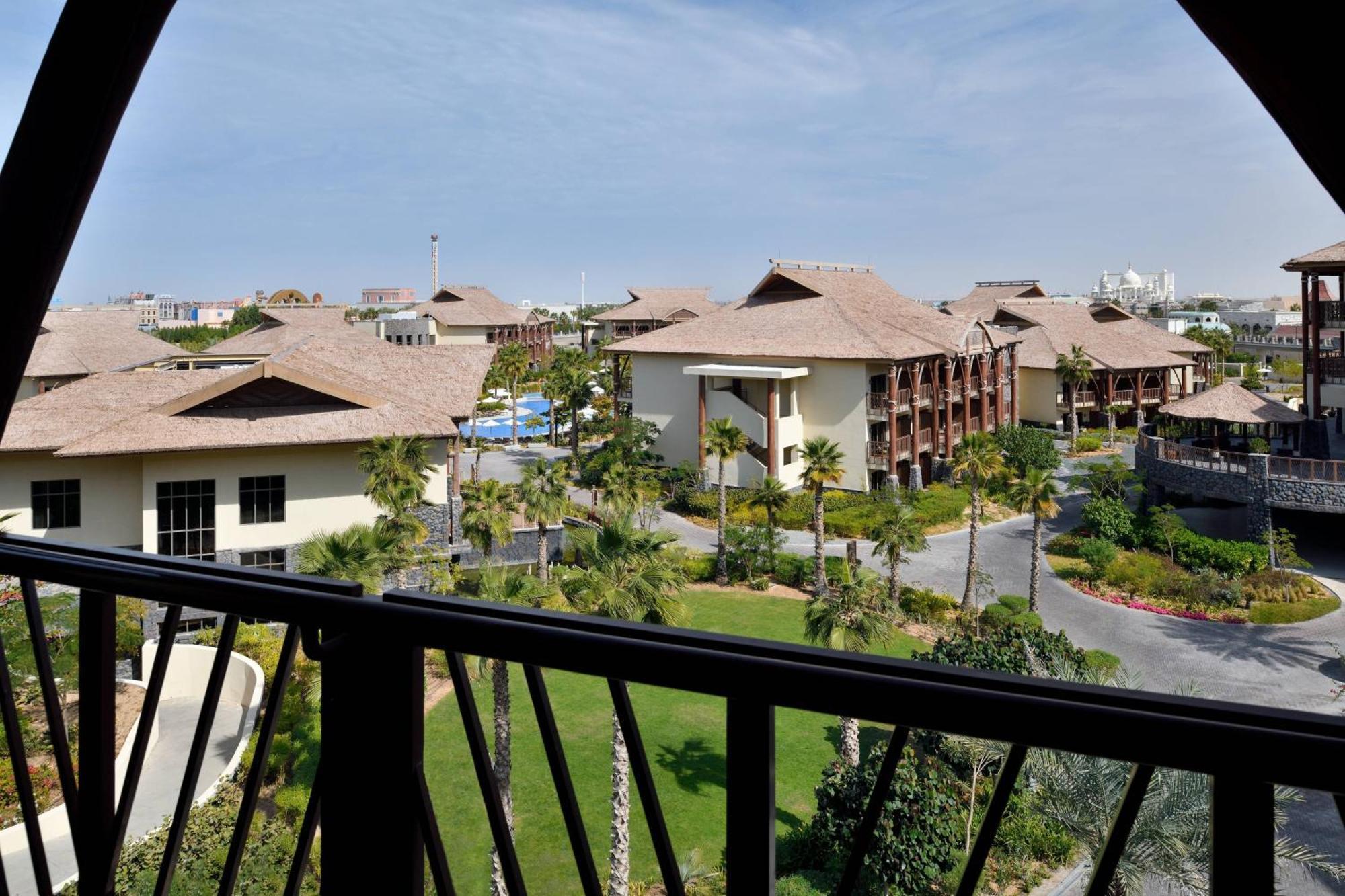 Room Theme Park Access 1 King Resort view Complimentary Beach Access to Sheraton JBR Shuttle to MOE & Dubai Mall