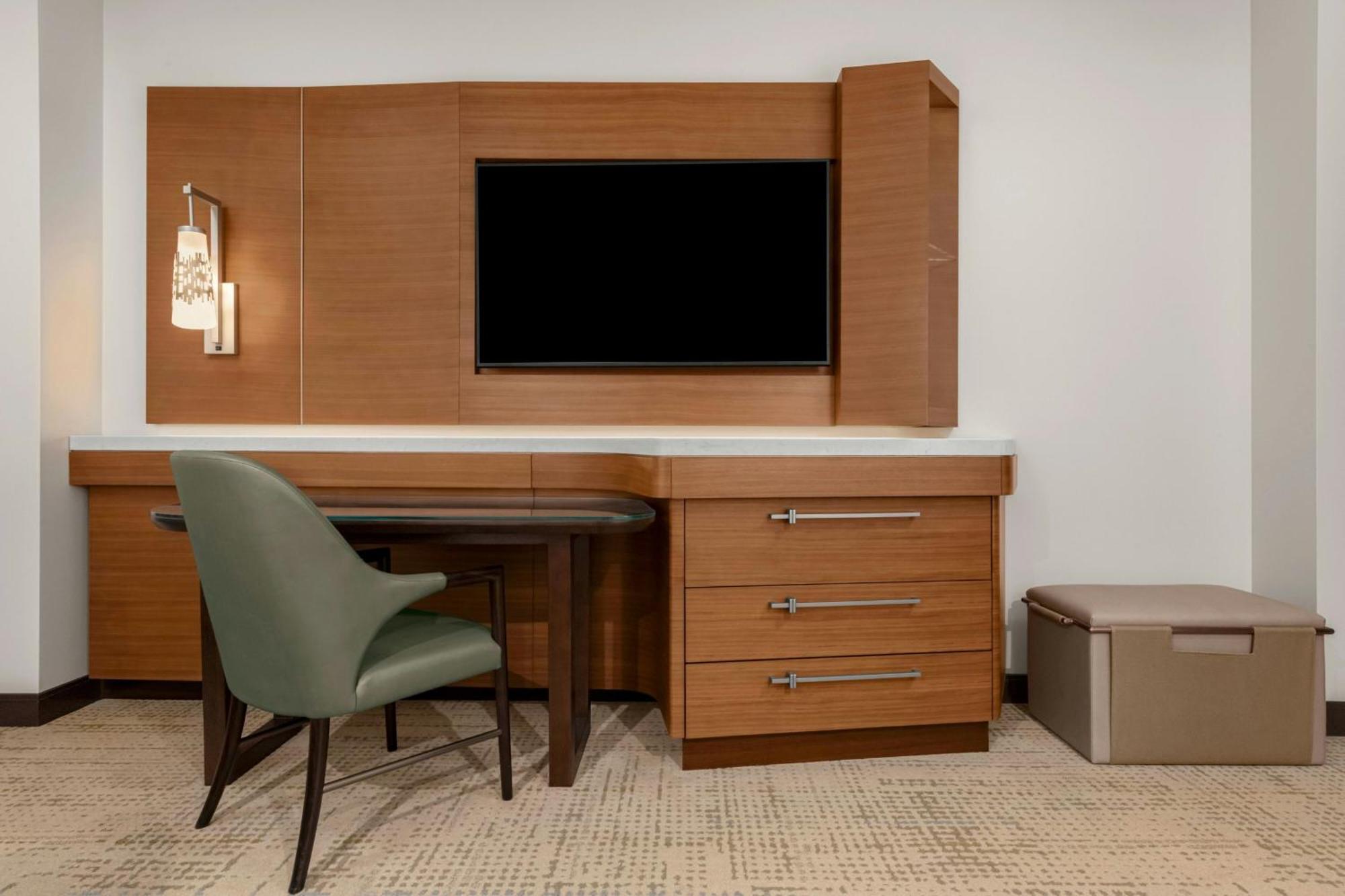 Deluxe Zimmer mit Queensize-Bett und Stadtblick