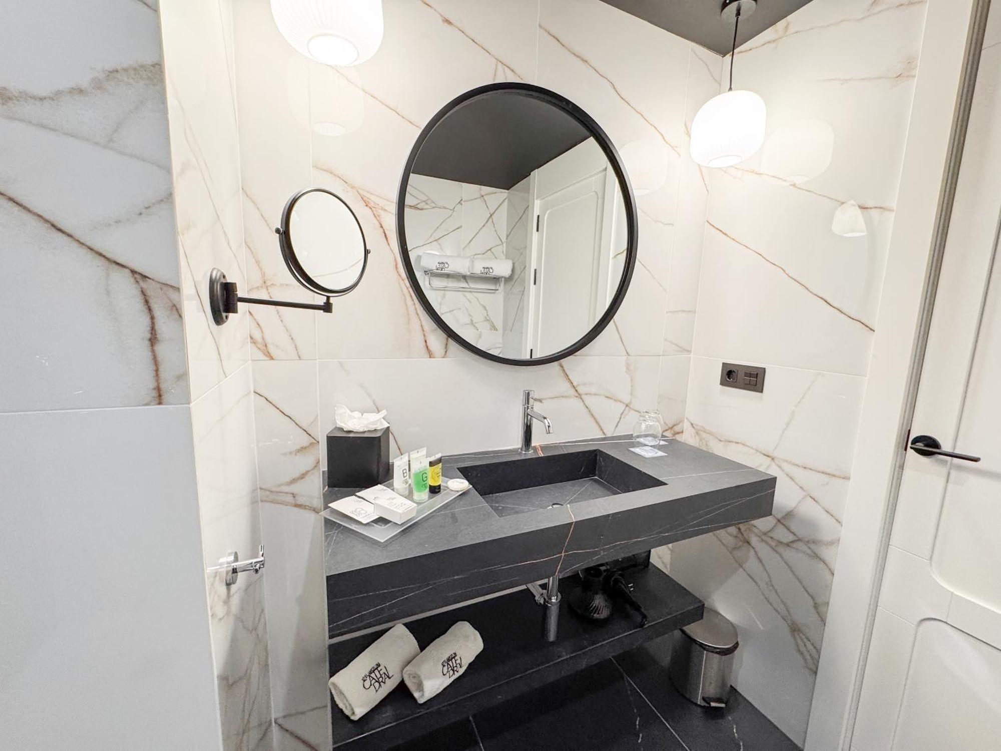 Quarto com 2 Camas de Solteiro