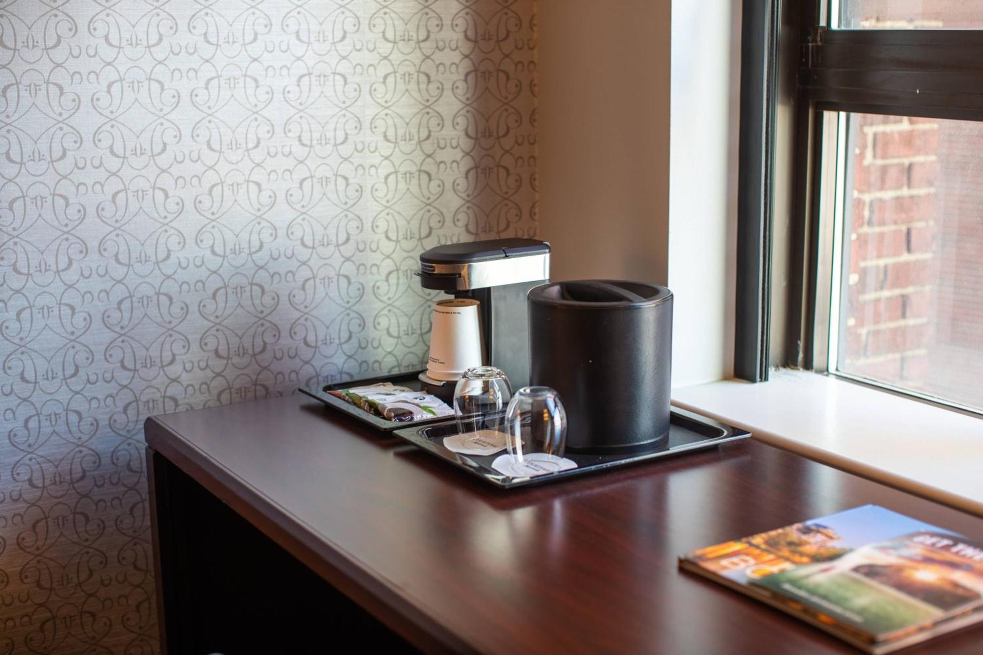 Tremont King Room,1644412393:JPEG