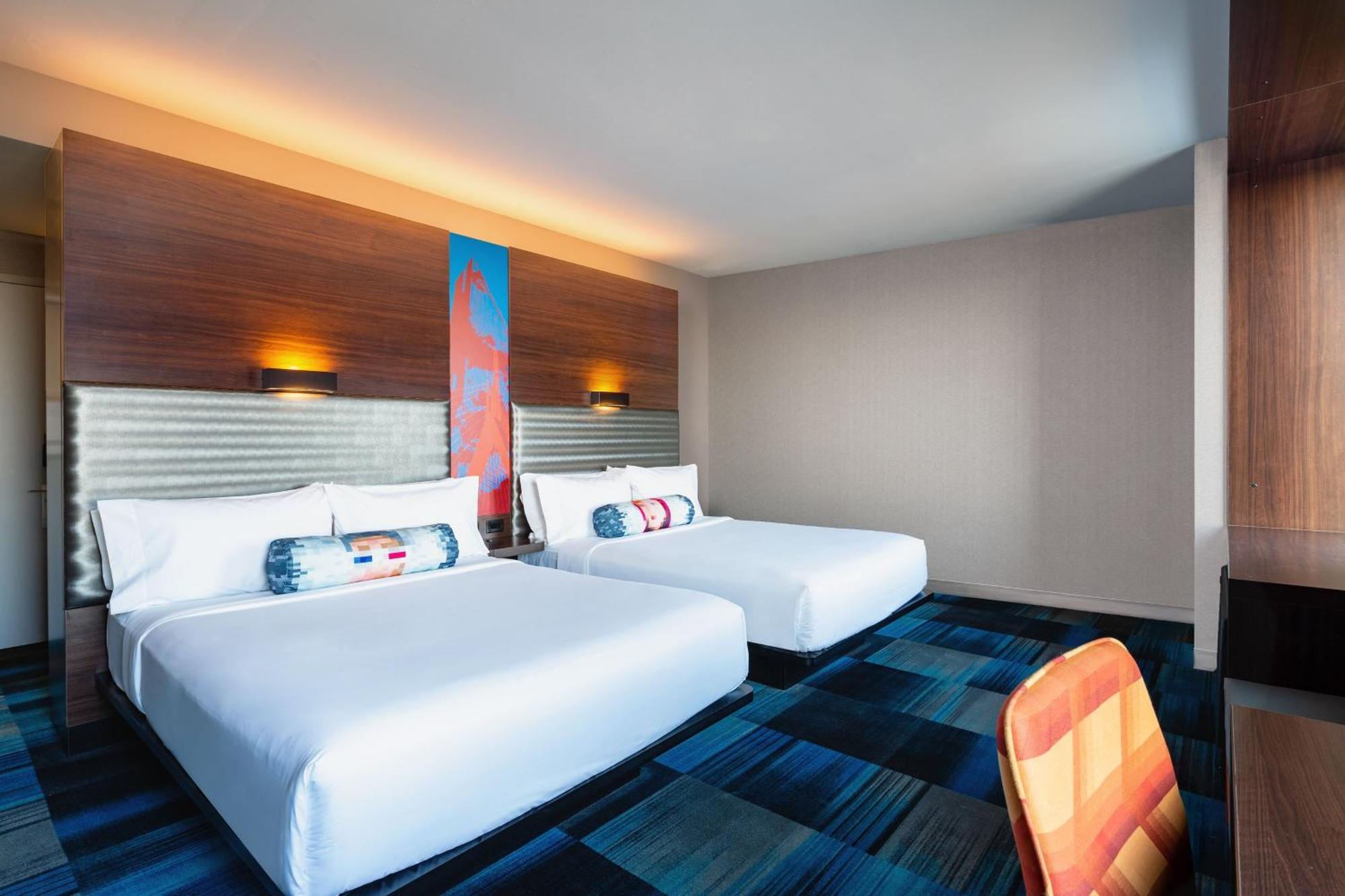 Aloft 2 Queen Beds Guest room