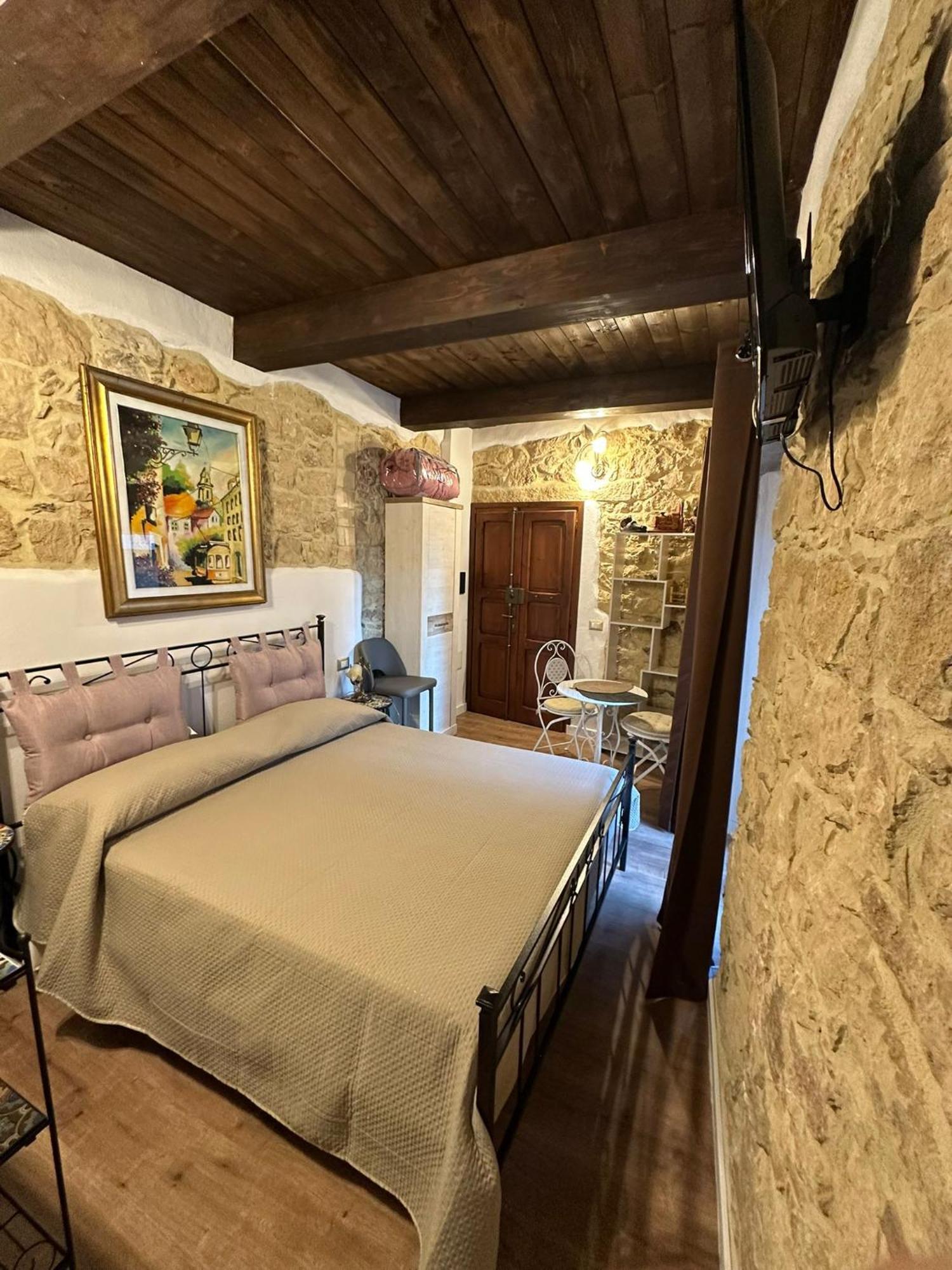 Double Room Private Bathroom