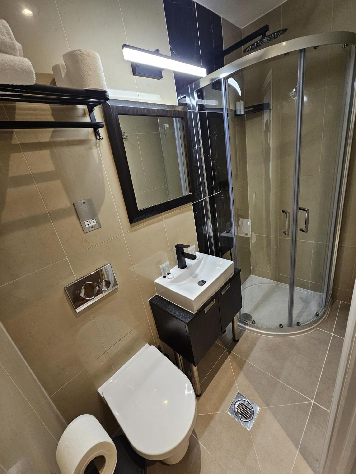 Quarto Individual Econômico
