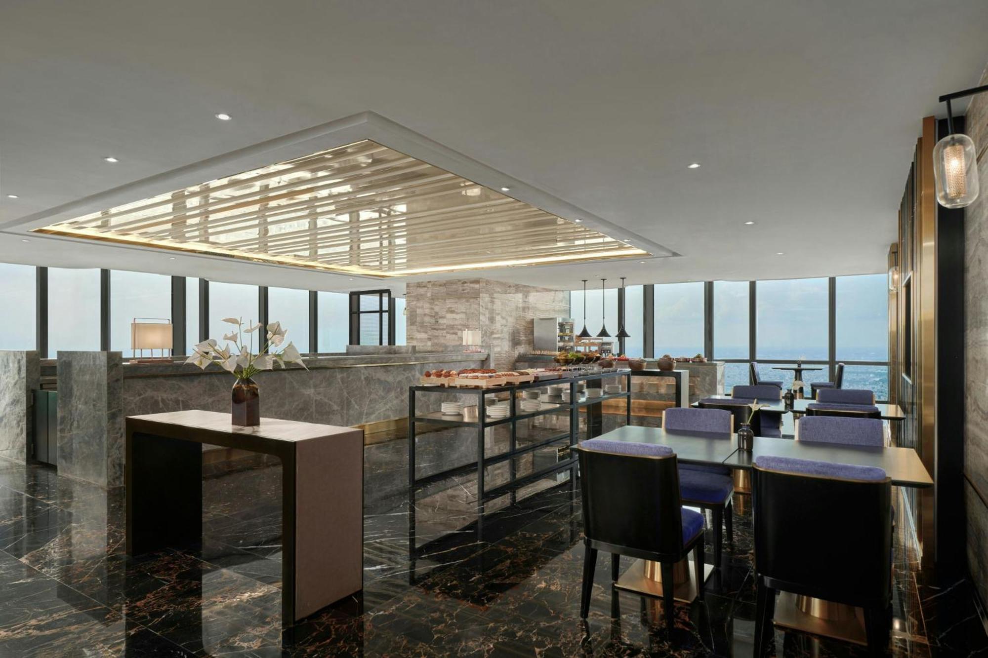 Club Twin Room Sky View Club Lounge Access
