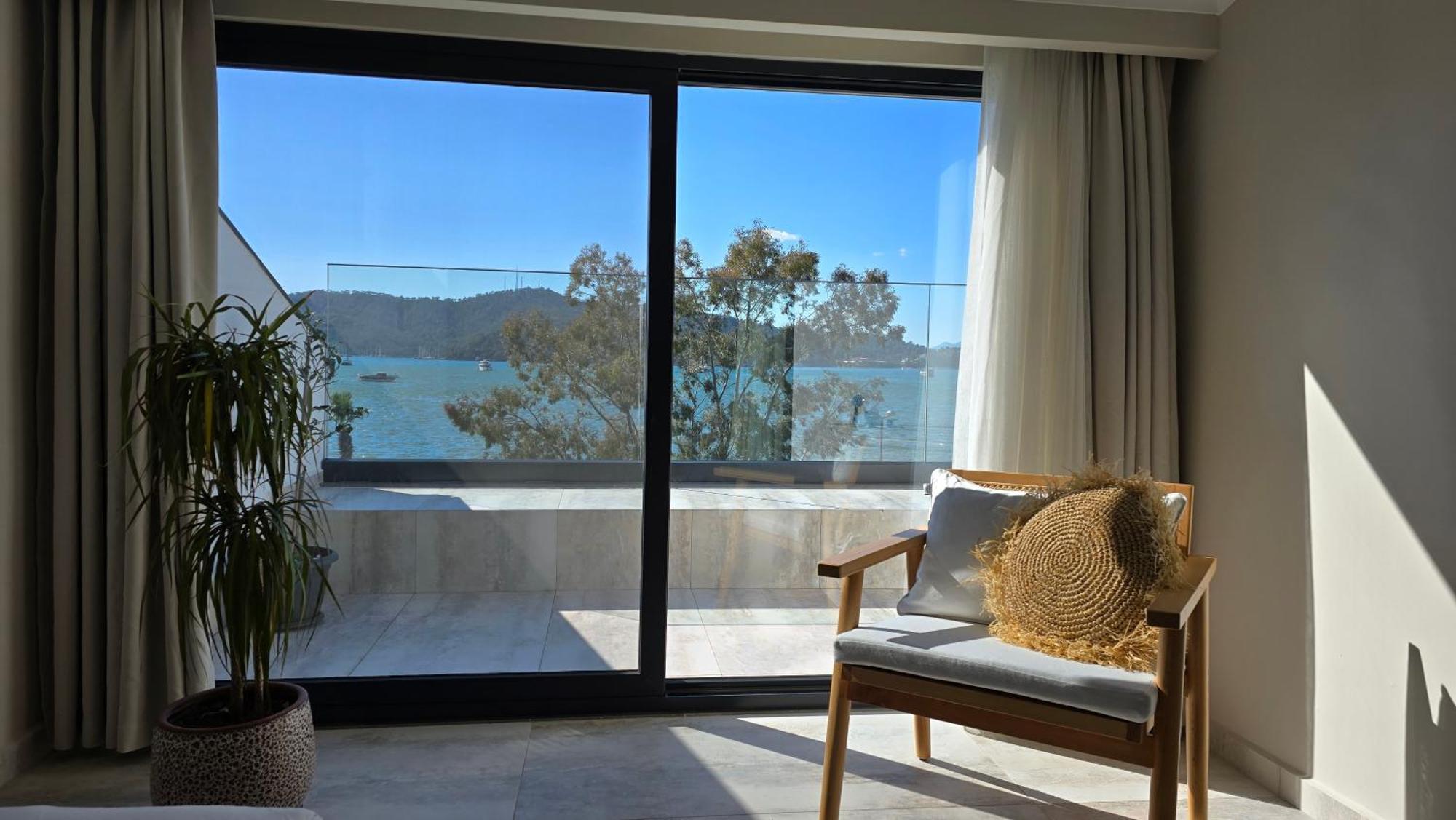 Deluxe Suite Sea View