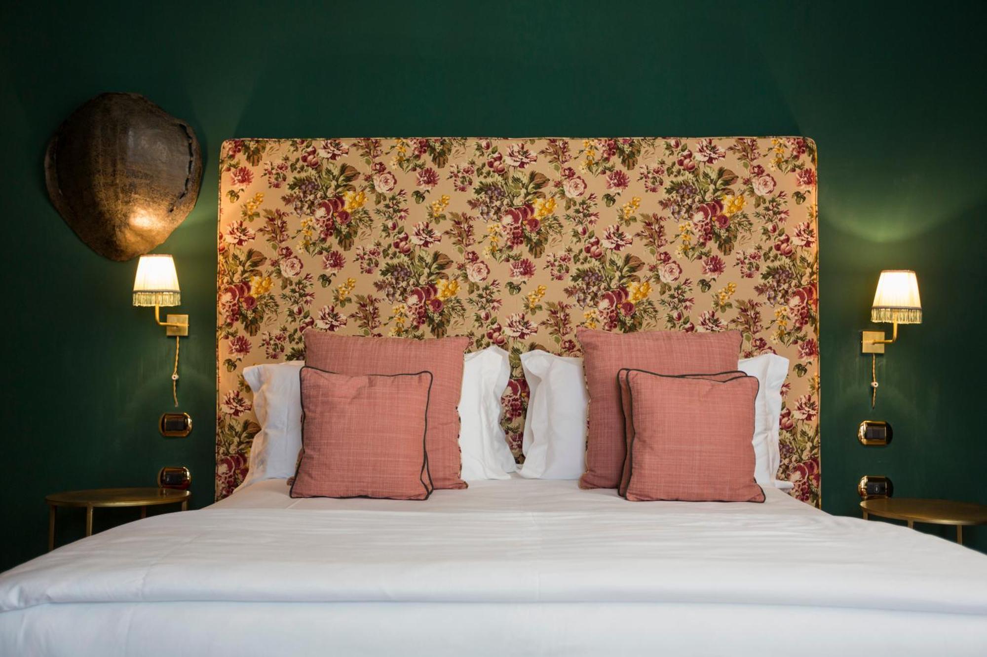 Deluxe Room,1647663658:JPEG