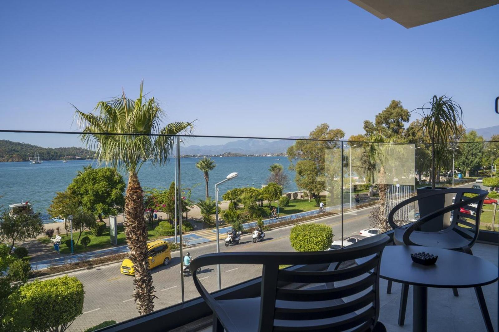 King Suite Sea View