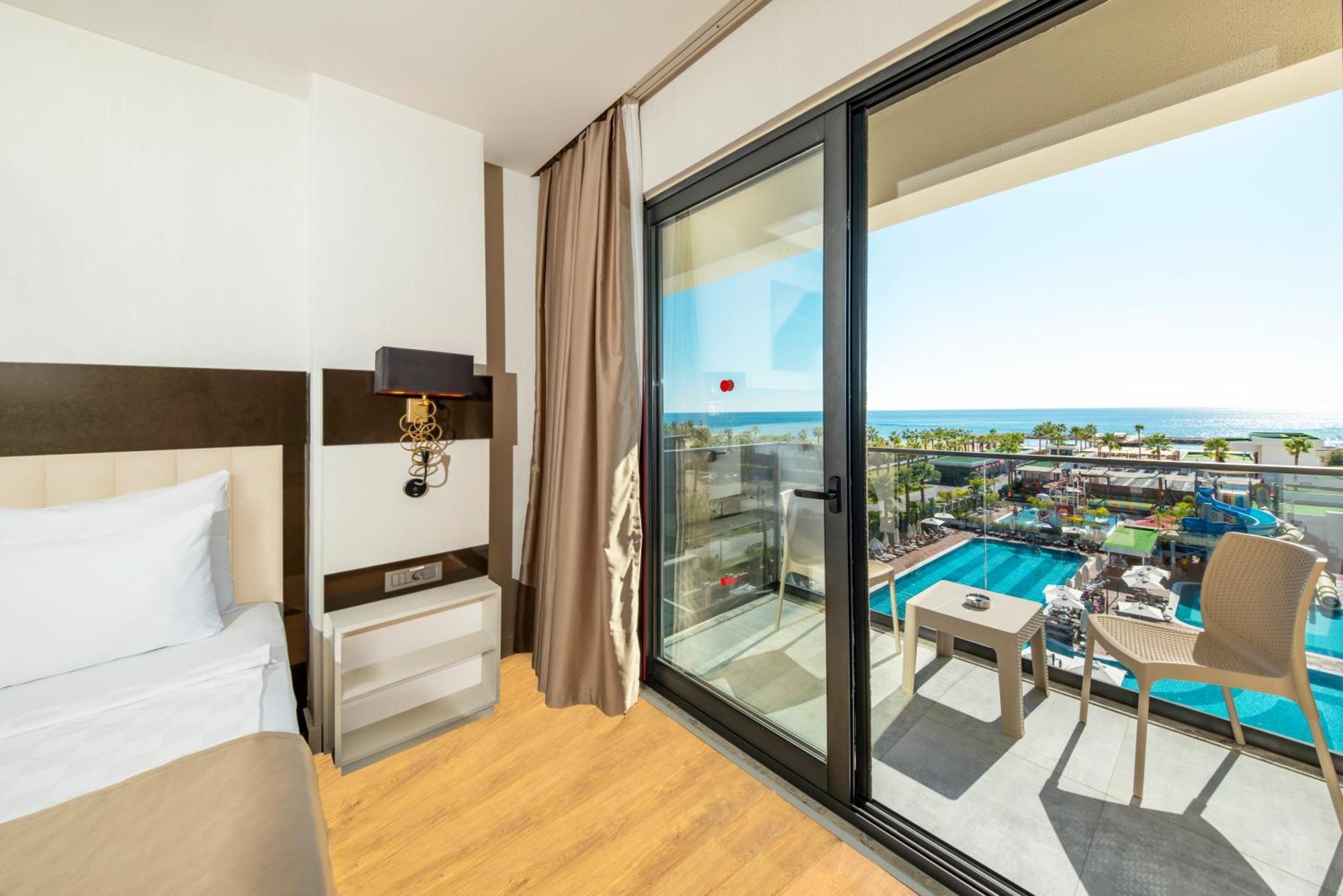Deluxe Doppelzimmer mit Balkon und Meerblick
