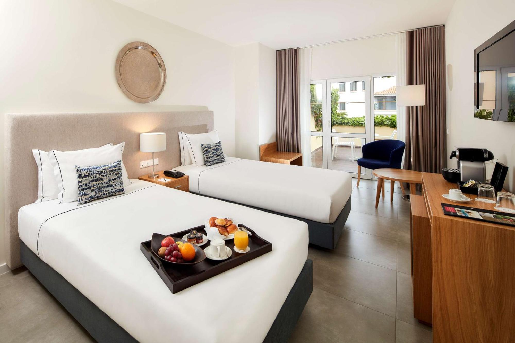Superior Pool View Room