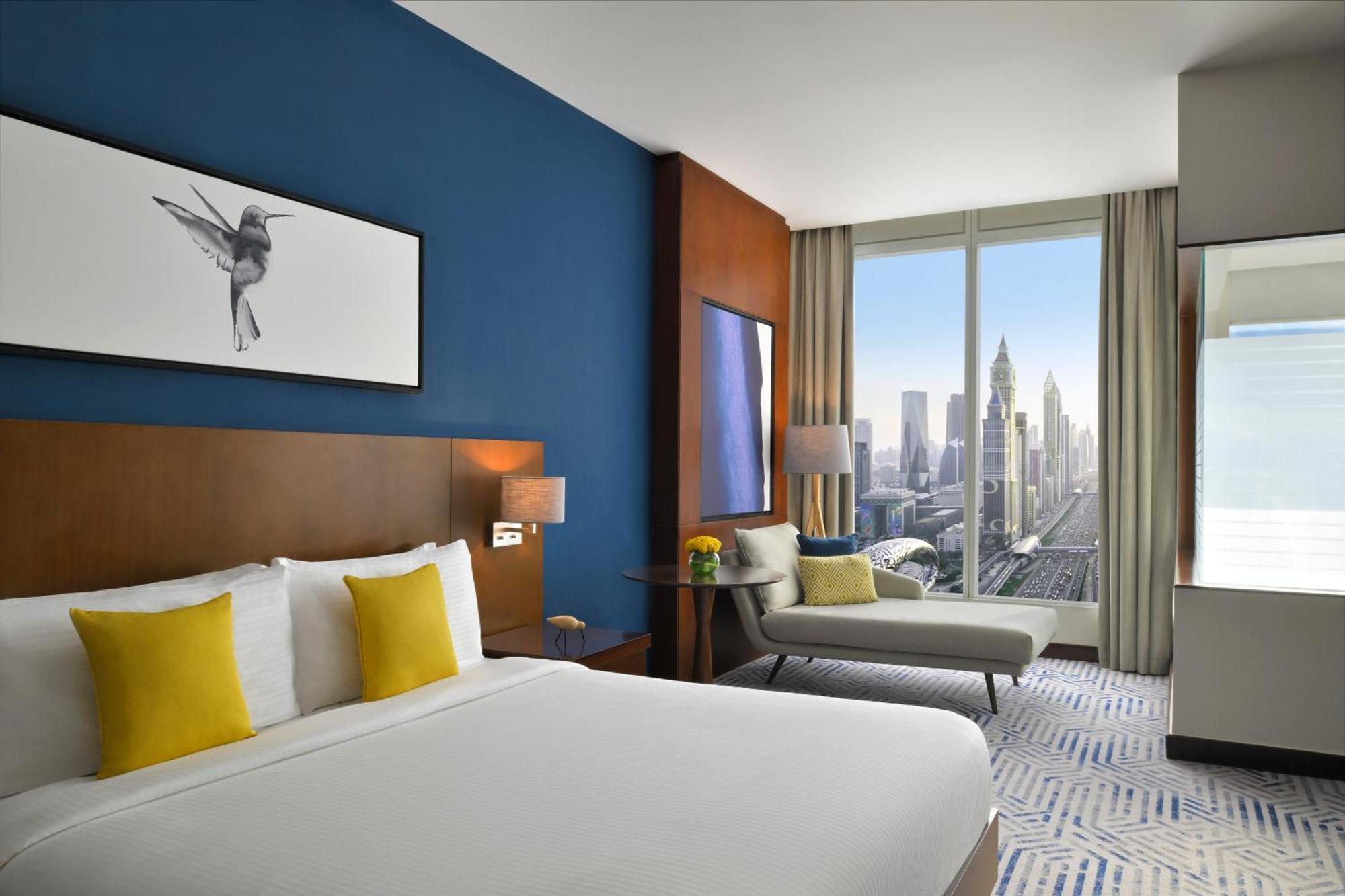 Deluxe King Room City View Club Room