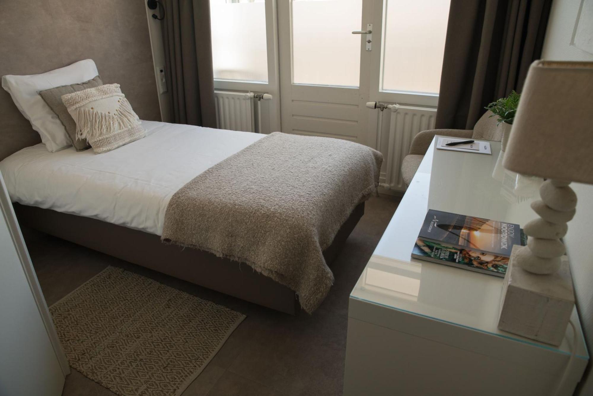 Single Room Balcony