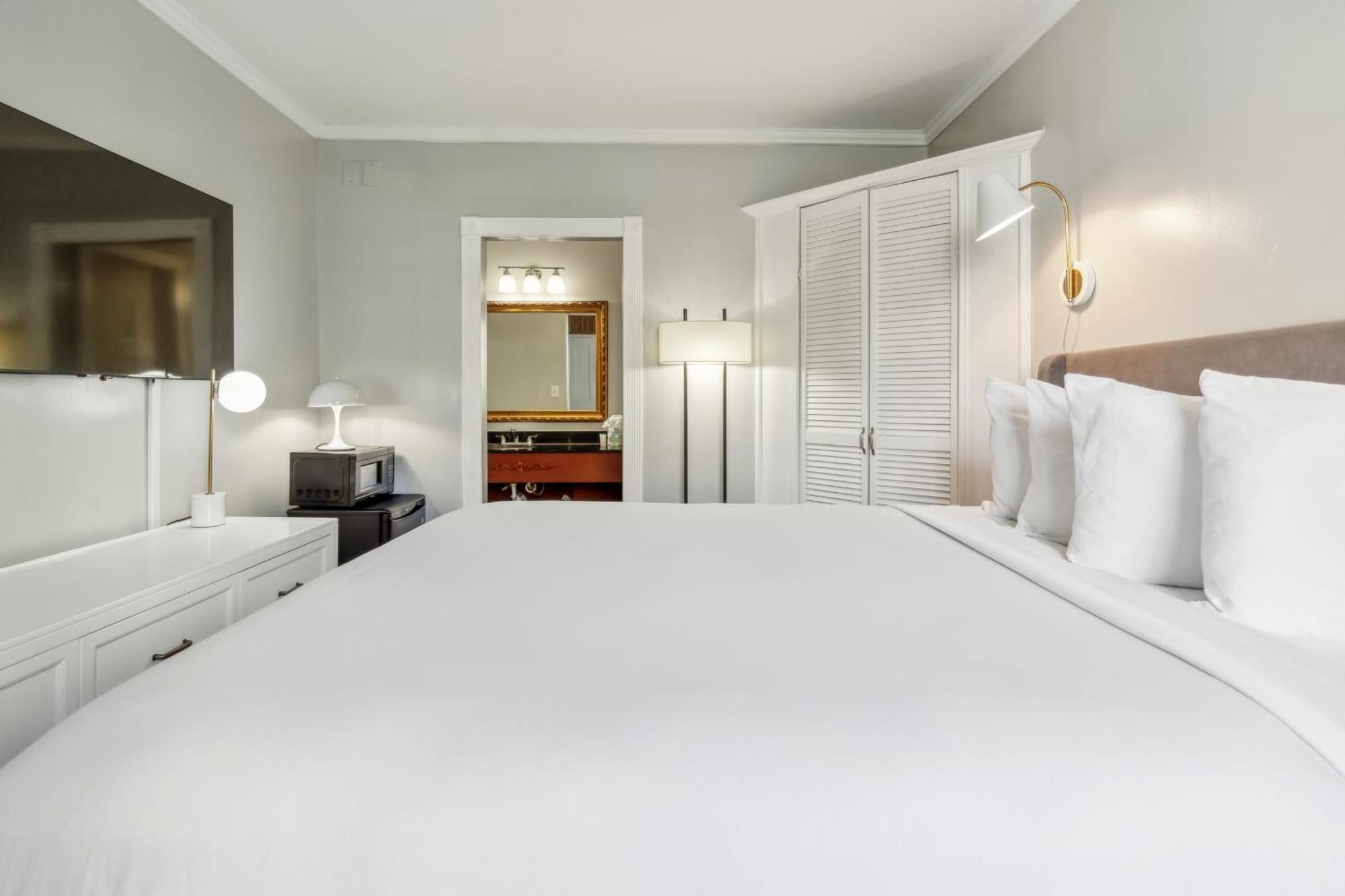 Standard Queen Room,1657141896:JPEG