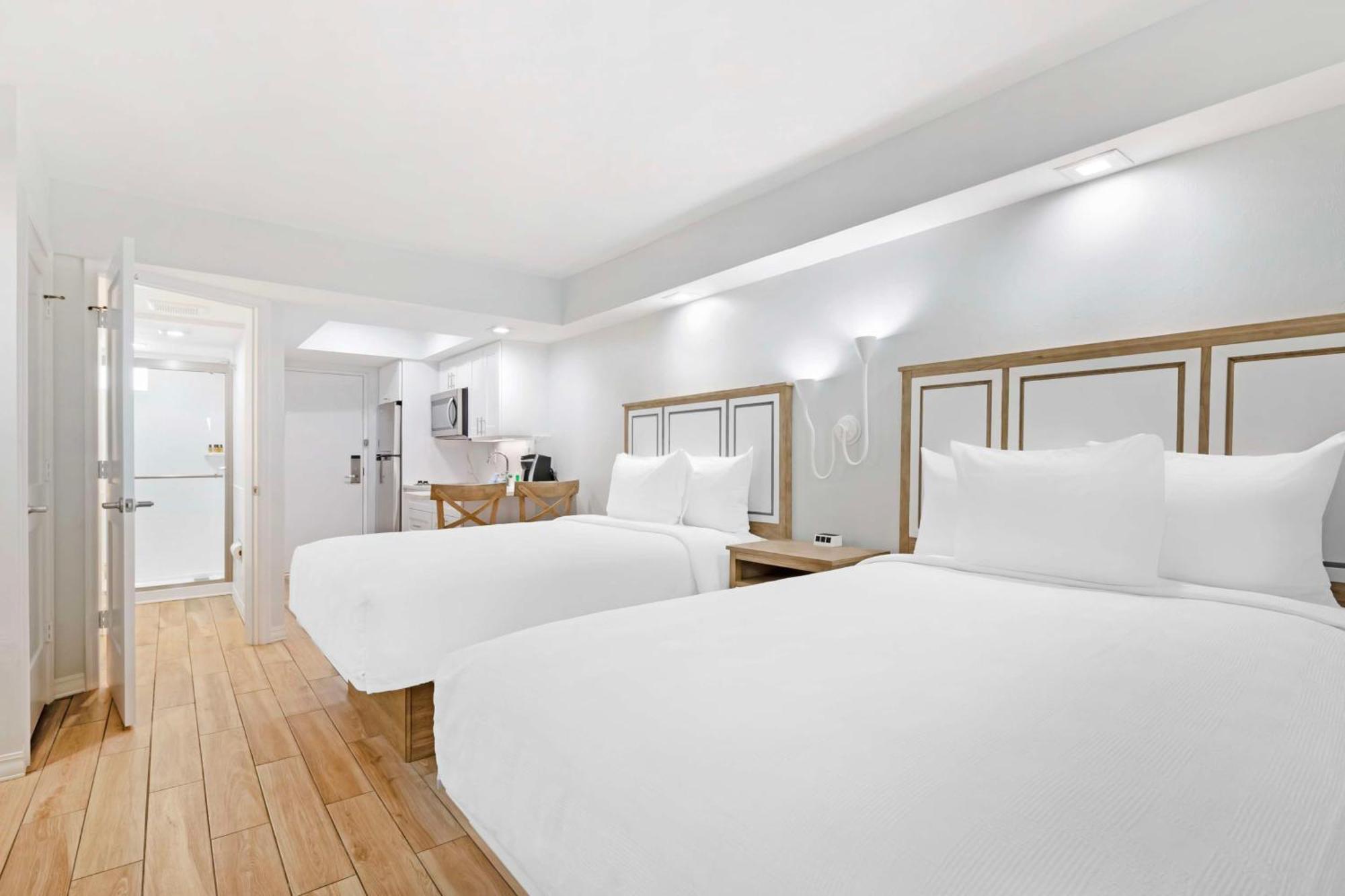 Double Room Two Double Beds Balcony Gulf View Kitchen Non-Smoking