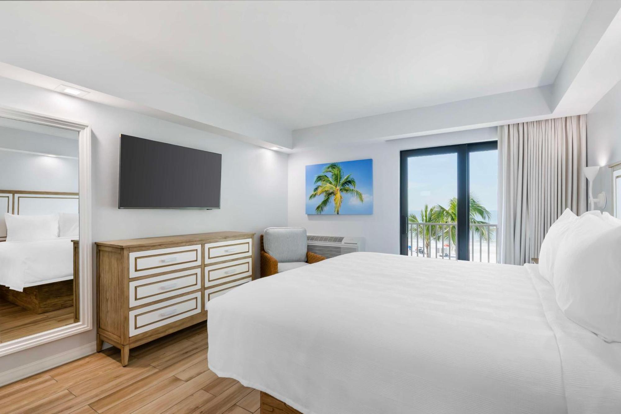 King Room Balcony Gulf View Kitchen Non-Smoking