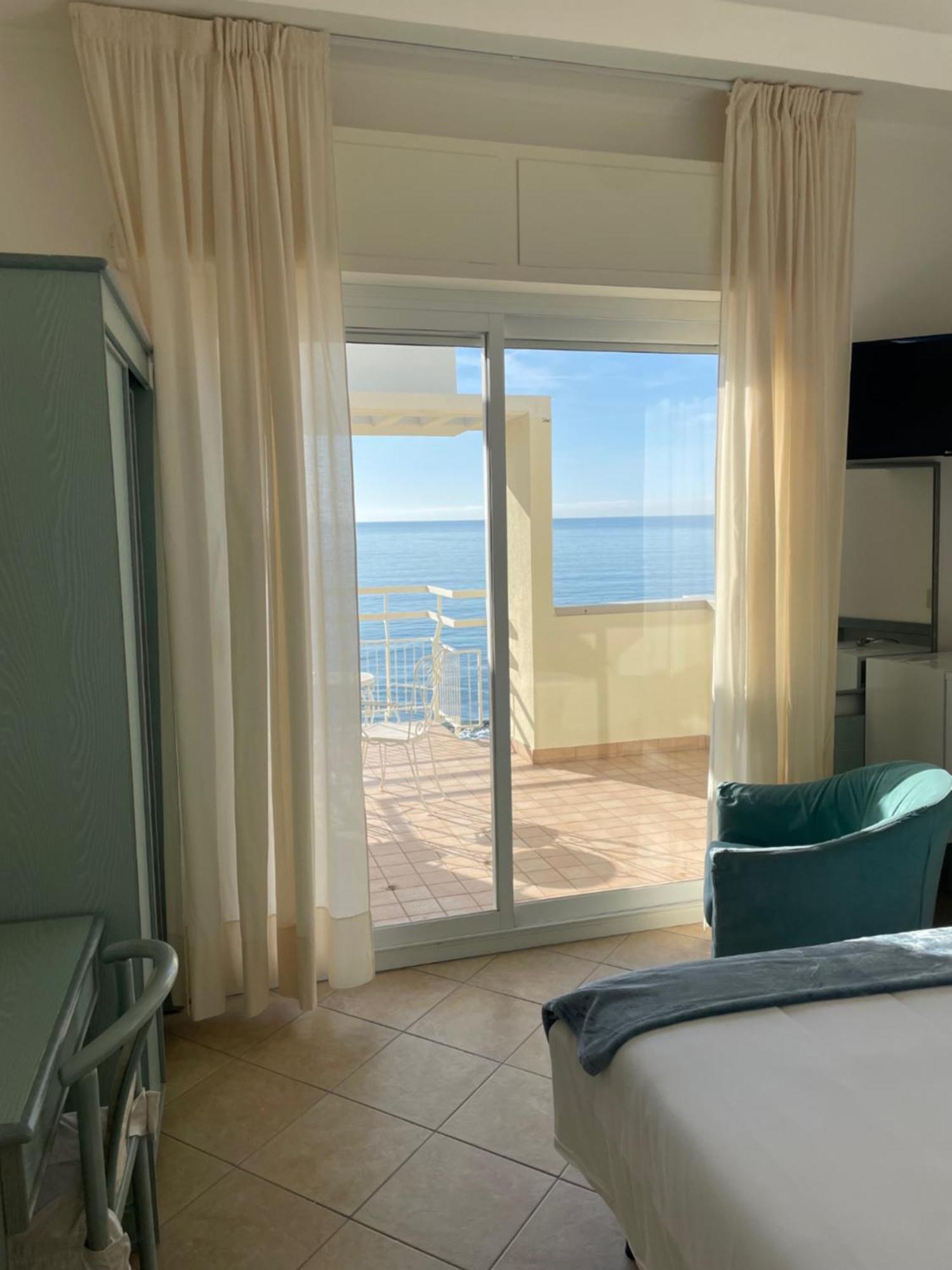 Superior Double or Twin Room Sea View