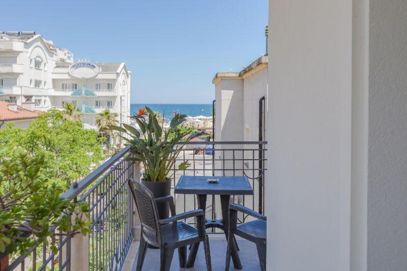 One-Bedroom Apartment Sea View Balcony