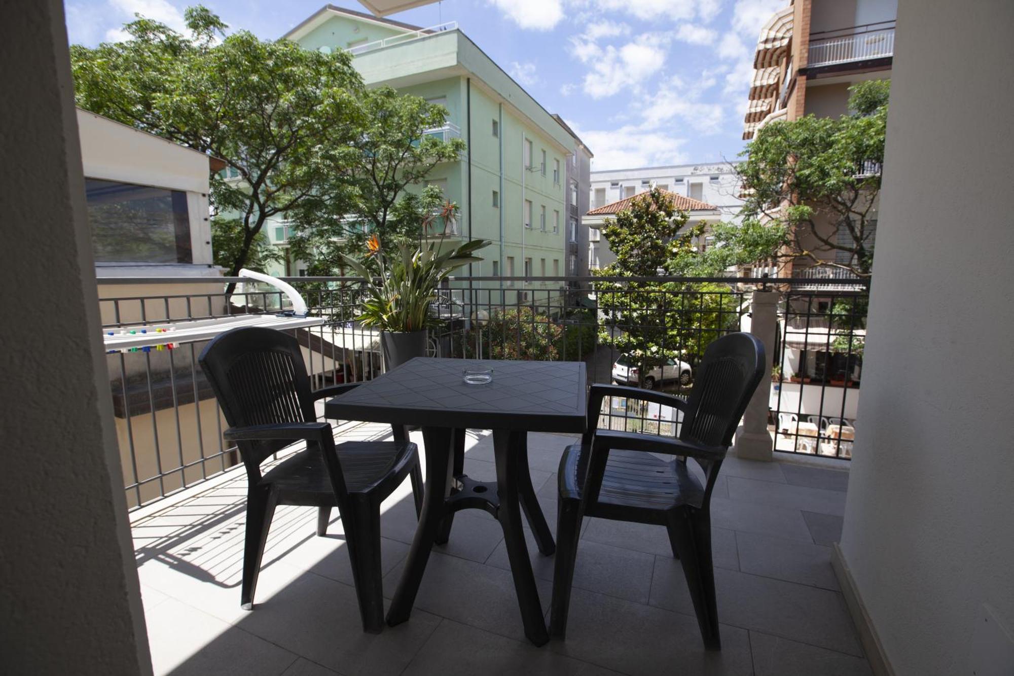 One-Bedroom Apartment Sea View Balcony