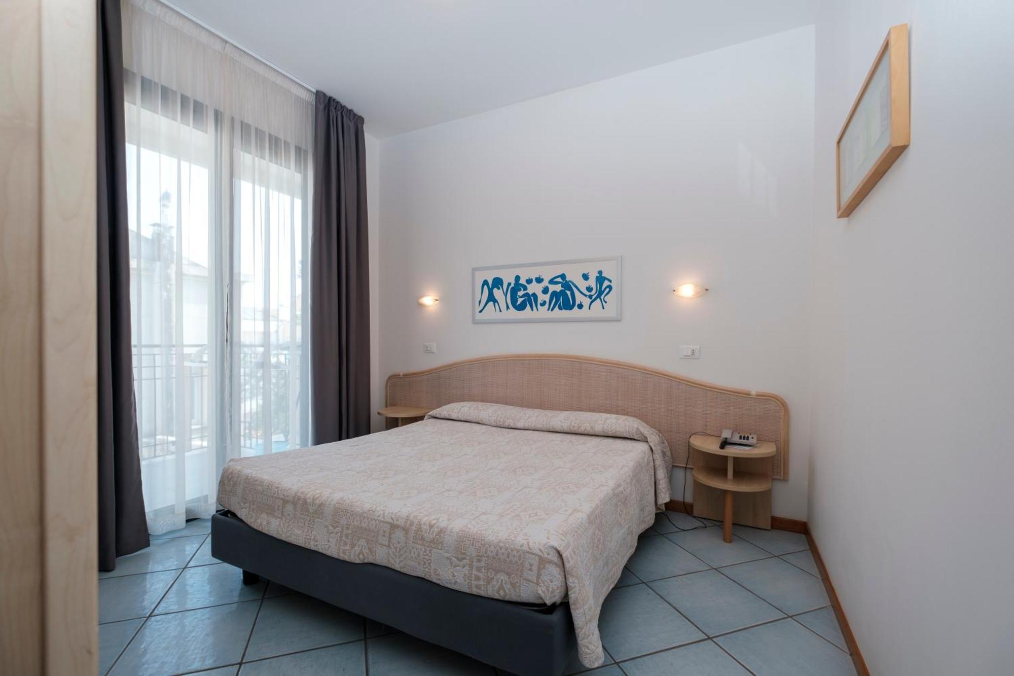 One-Bedroom Apartment Sea View Balcony