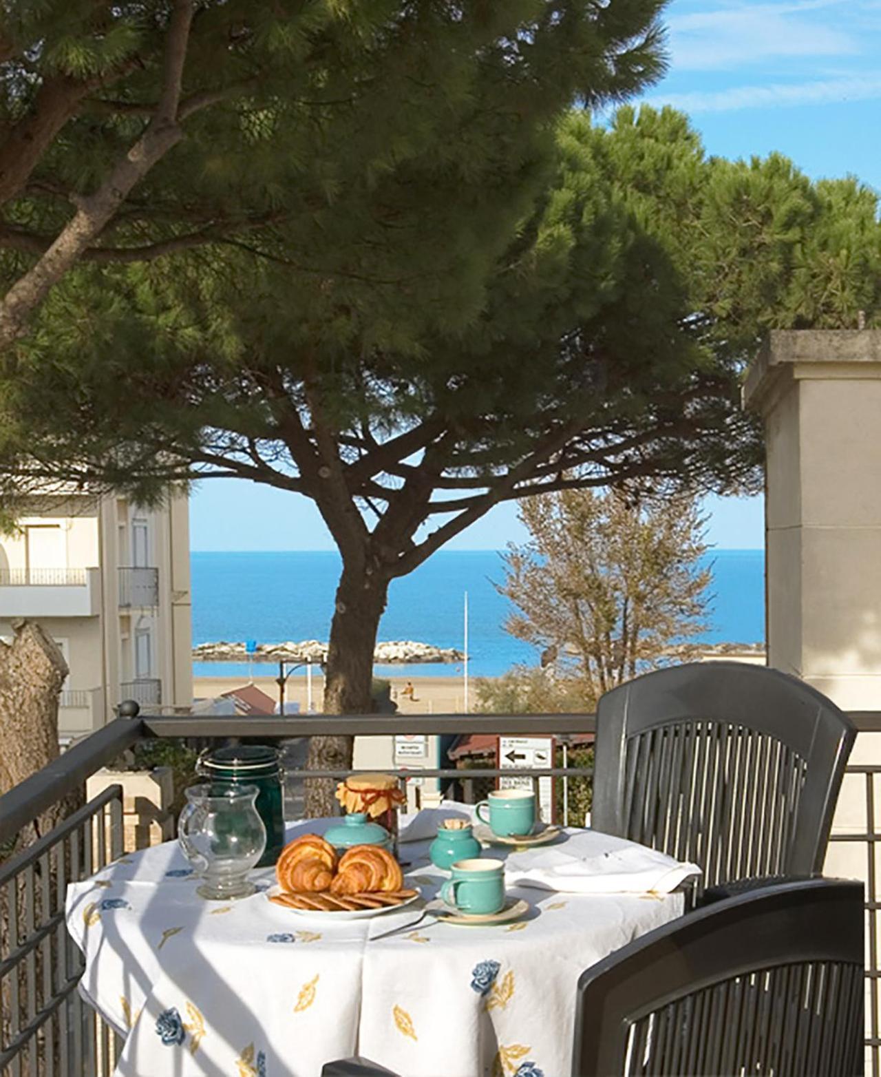 One-Bedroom Apartment Sea View Balcony