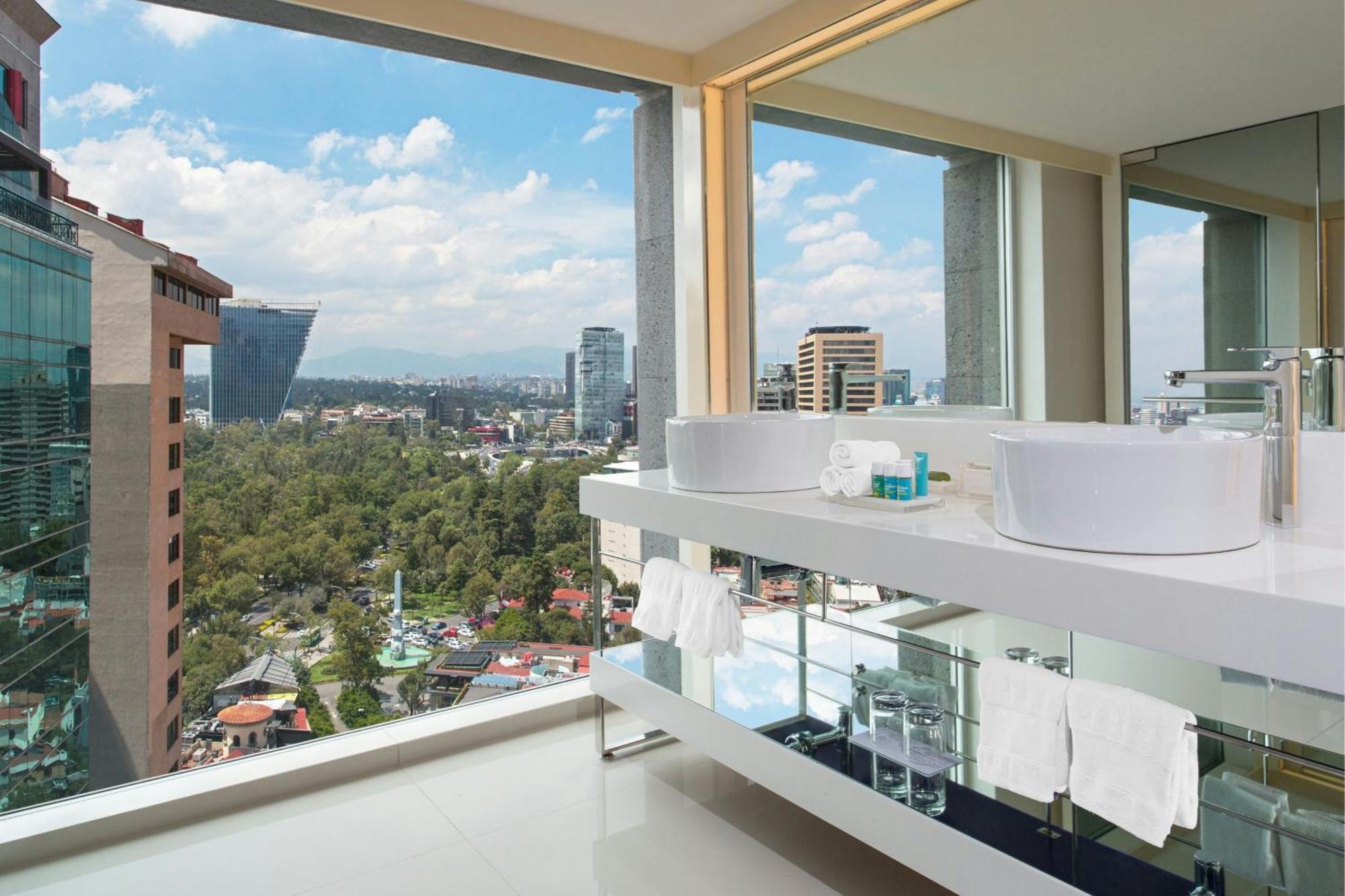 Habitación Doble Superior con vistas a la ciudad - Cama doble grande