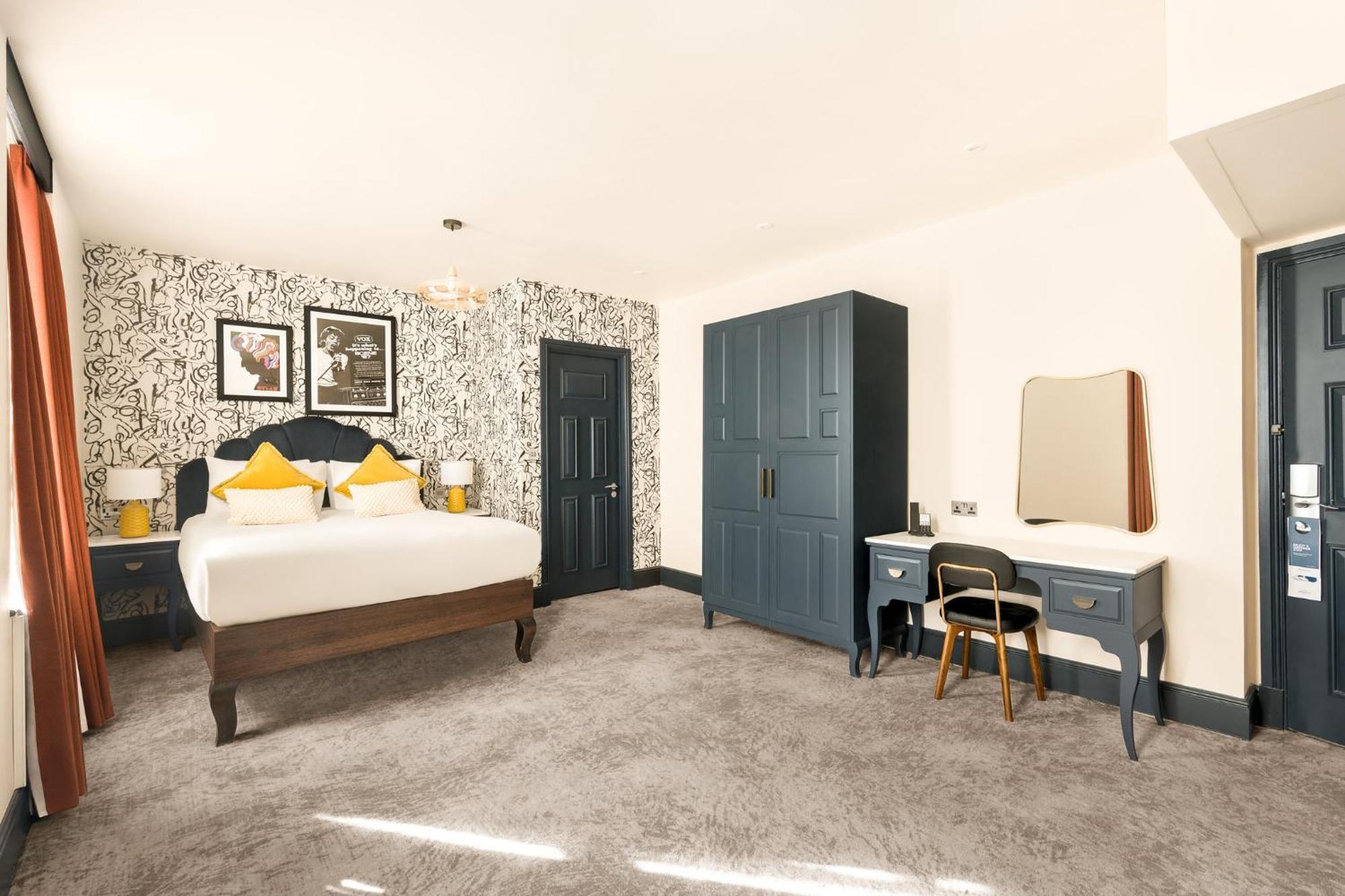 Premium Queen Room Extra Bed