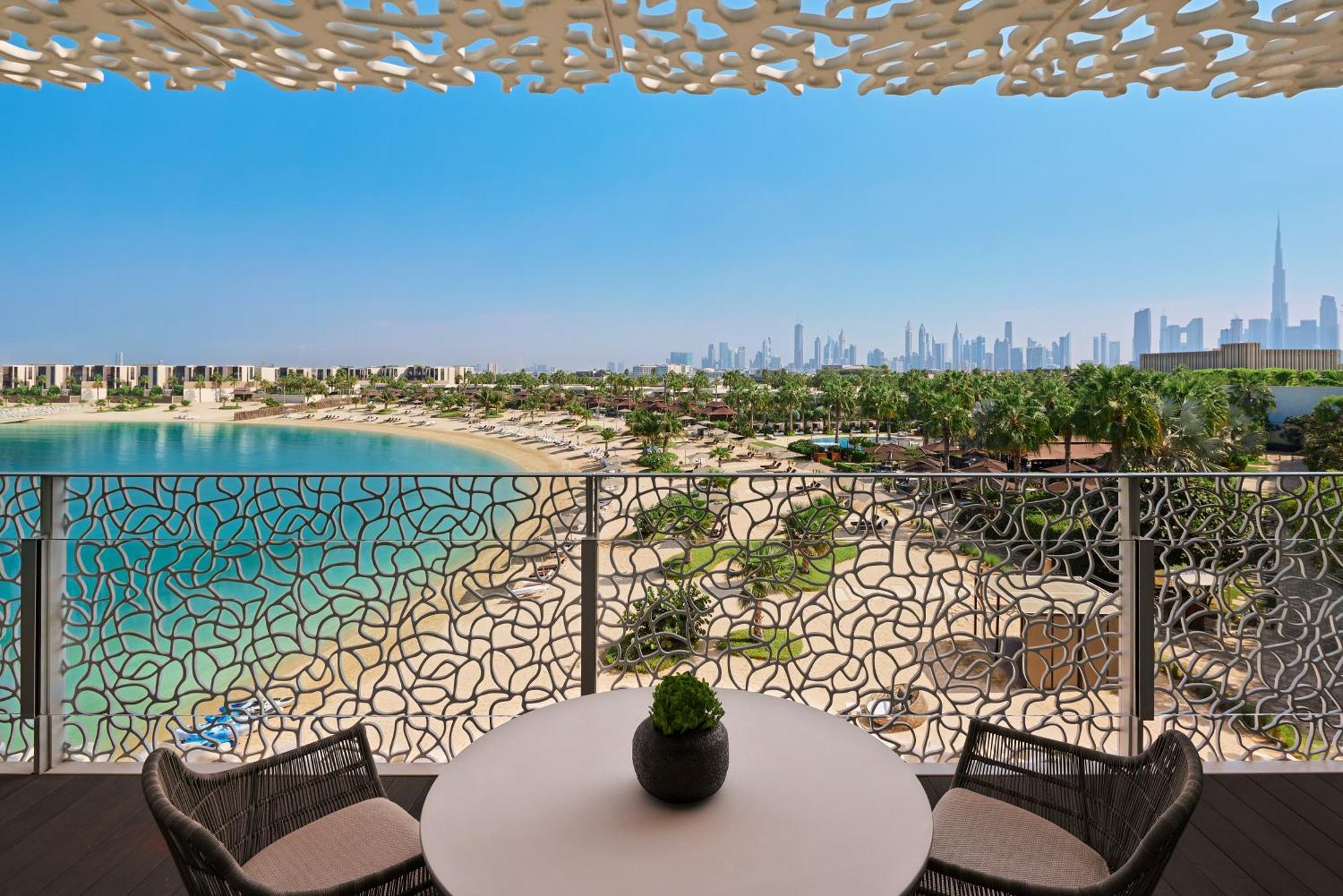 Deluxe Zimmer mit 2 Queensize-Betten, Balkon und Strandblick